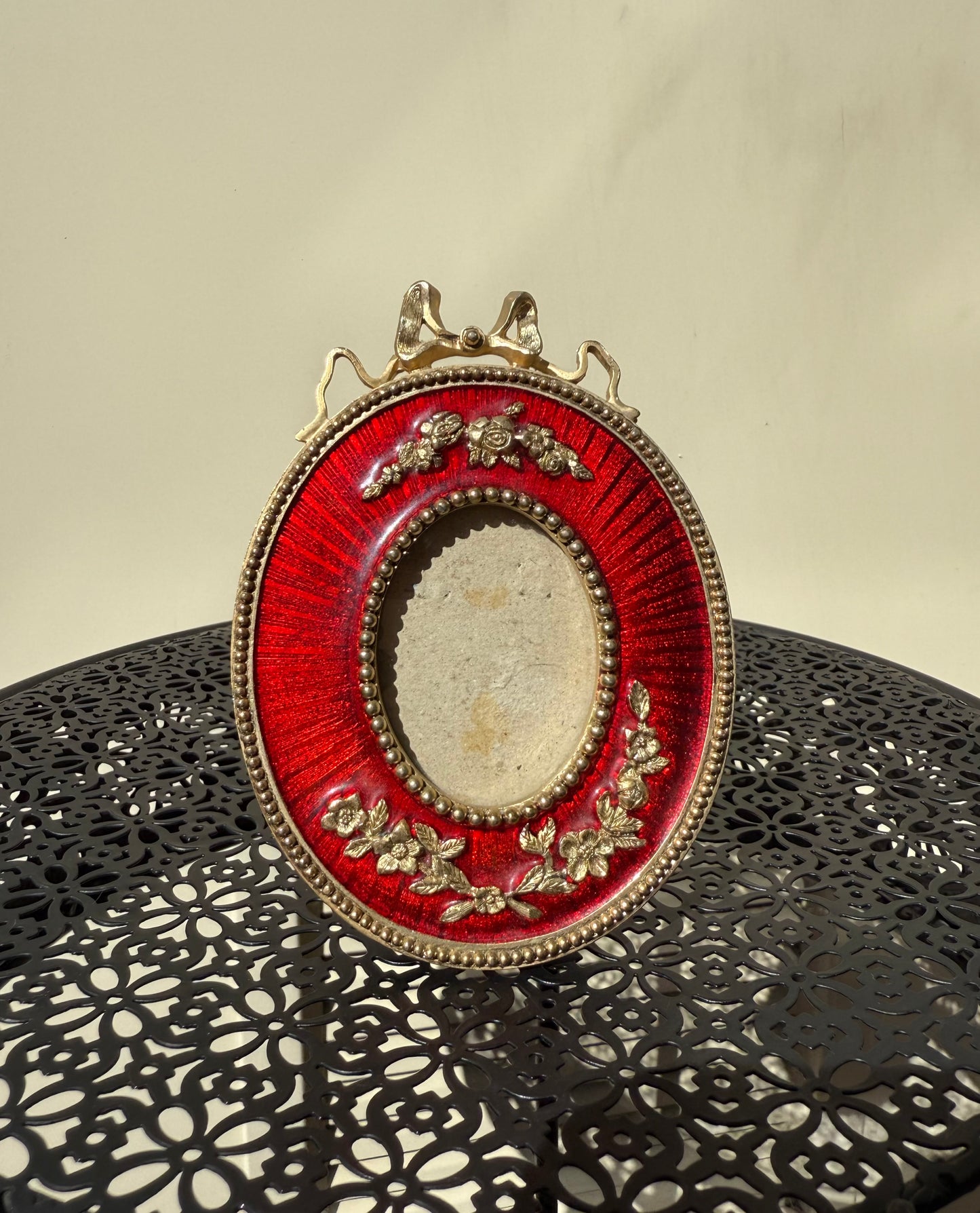 1980s Terragrafics Vintage Mini Ruby Red Oval Enamel Photo/ Picture Frame Bow on Top