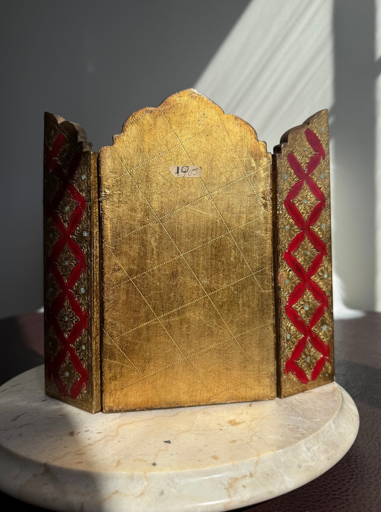 Florentine Religious Vintage Triptych with a Printed Image of a Praying Madonna, Gilt and Wood, Made in Italy
