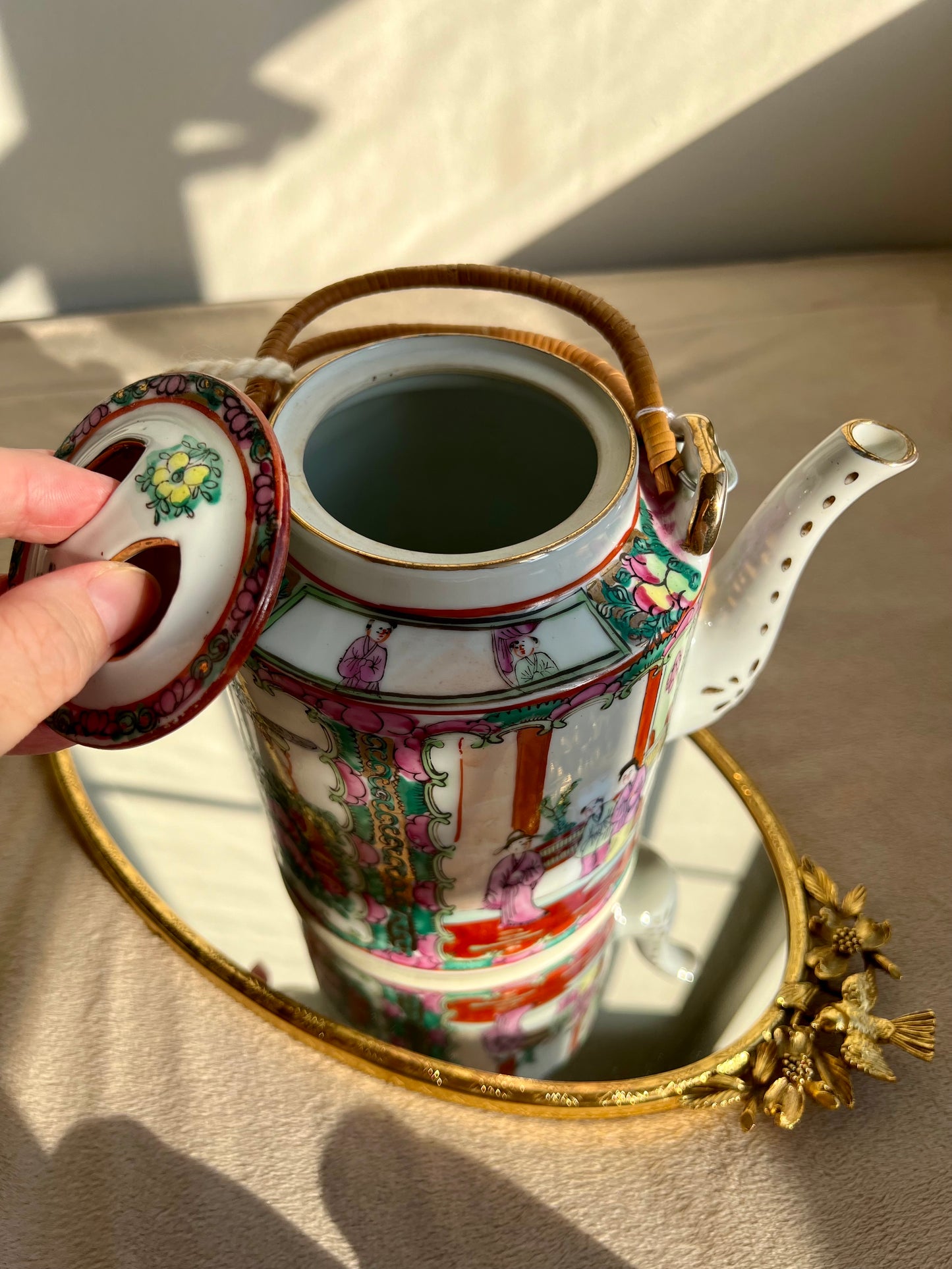 Rose Medallion Chinese Woven Tea Basket with 2 Cups & a Teapot, Antique/ Vintage