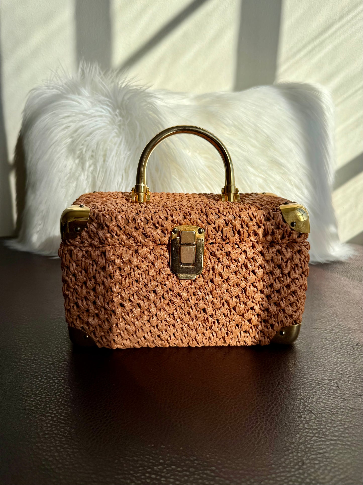 Italian Luxury Vintage Box Purse Mod Woven Raffia Brown Handbag, from the 50s or 60s