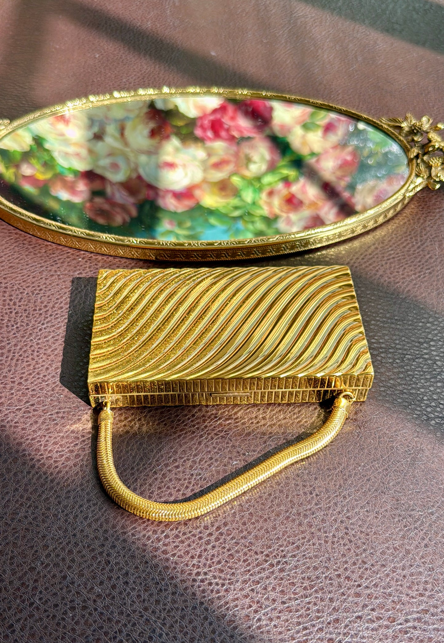 Classic Vintage Evans Gold Tone Cosmetic Cigarette Case Mirror, Makeup Powder Purse/Clutch with Snake Chain Handle