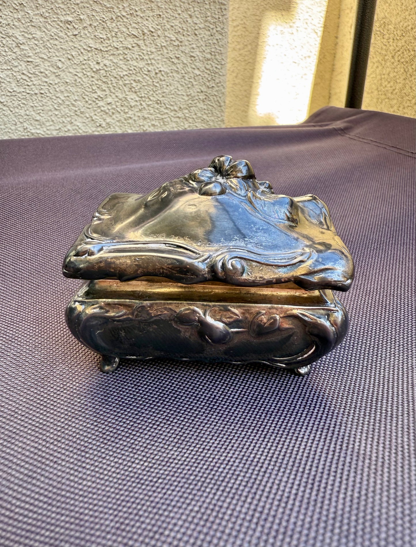 Antique Art Nouveau Metal Floral Casket Jewelry Box, from Early 20th Century, Made by Jennings Brothers (JB 181)