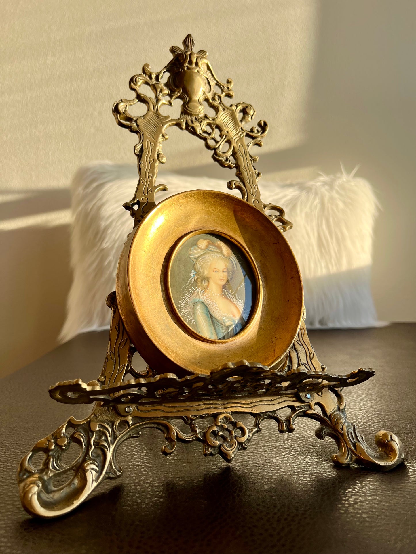 Antique/ Vintage Italian Miniature Oval Gilded Wooden Framed Original, Signed Painting Portrait Of Royal Lady Wall Decor c1900's