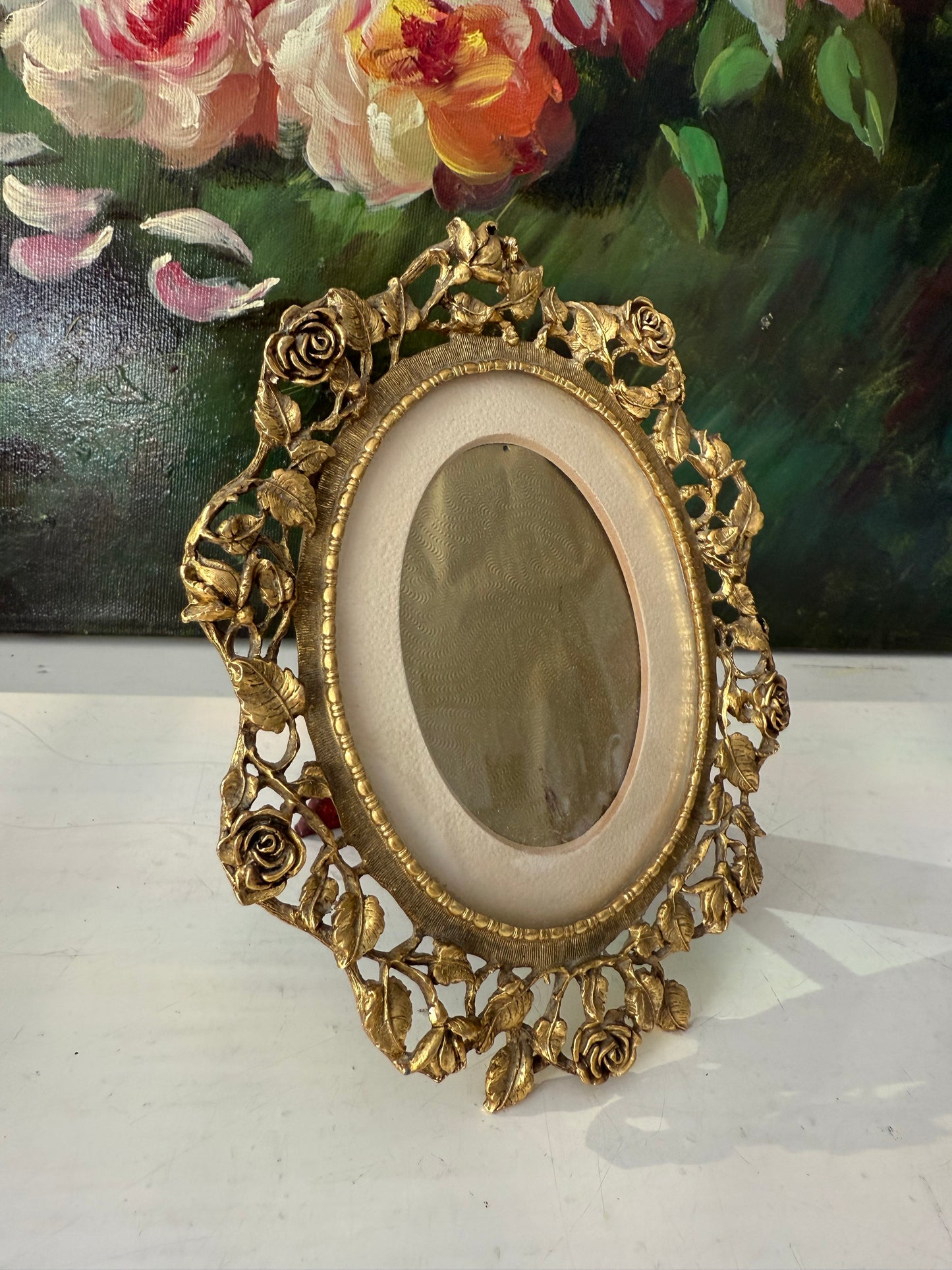 24-karat Gold-plated Matson Hollywood Regency Style Vintage Ornate Brass Oval Picture Frame with Rose Details