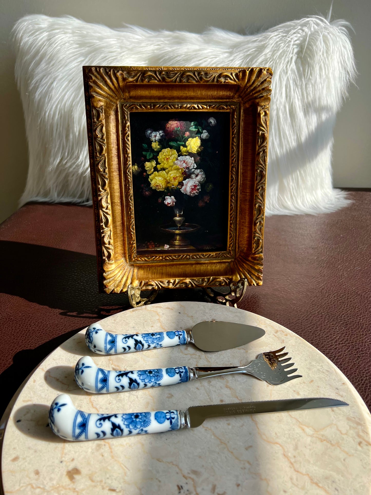 Sheffield England Bagel & Lox Vintage Set it’s in Original Box, Blue and White Porcelain Handle with Blade (3 piece)