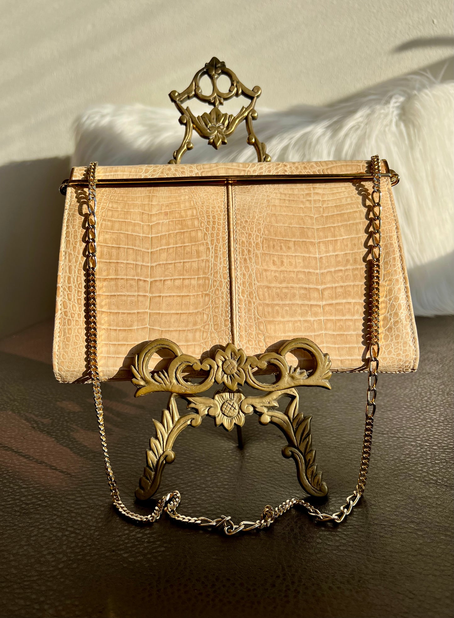 Italian Style IRV Beige/ Caramel Vintage Crocodile Leather Texture Purse /Handbag with Gold-plated Metal Strap