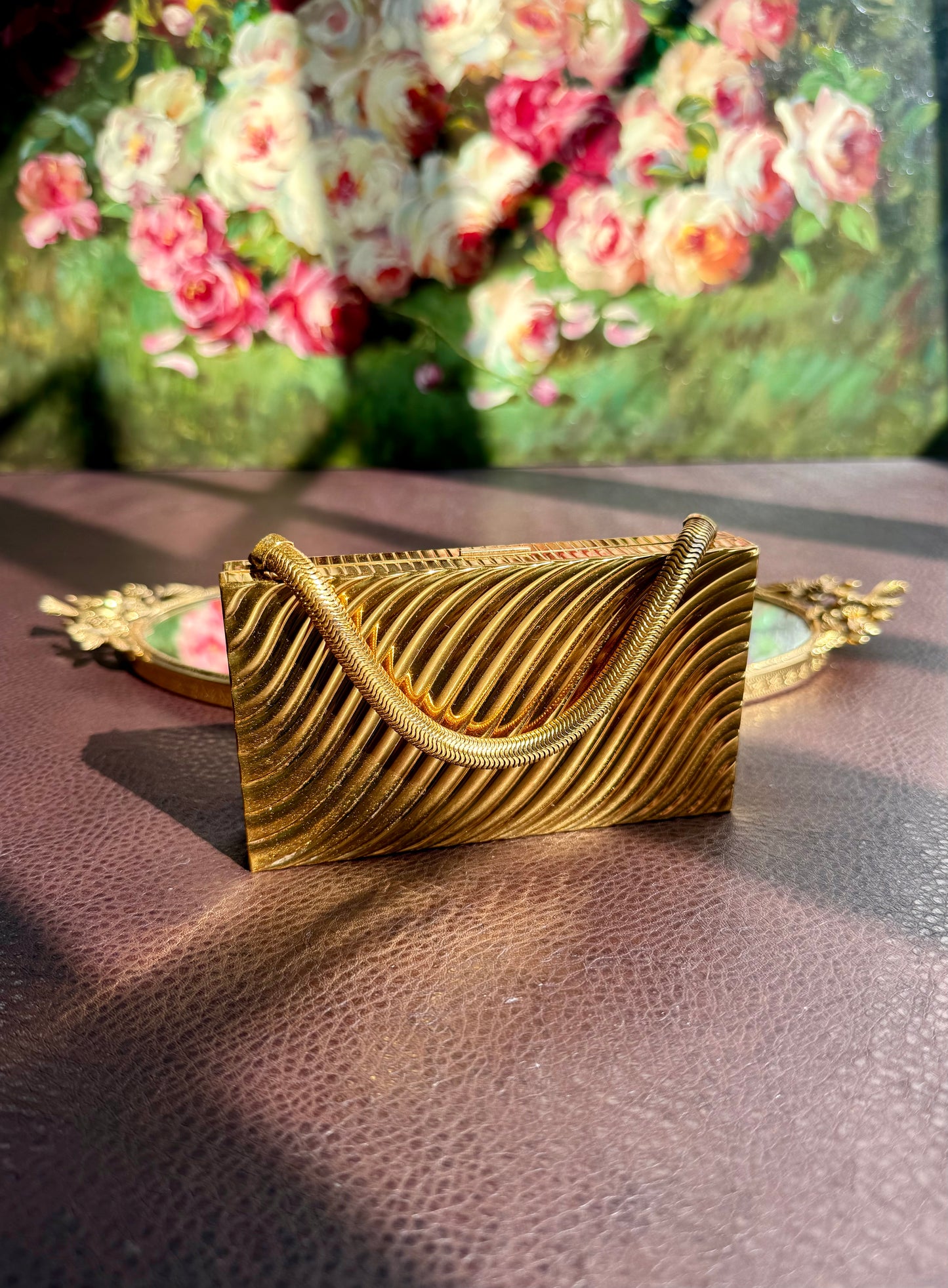 Classic Vintage Evans Gold Tone Cosmetic Cigarette Case Mirror, Makeup Powder Purse/Clutch with Snake Chain Handle