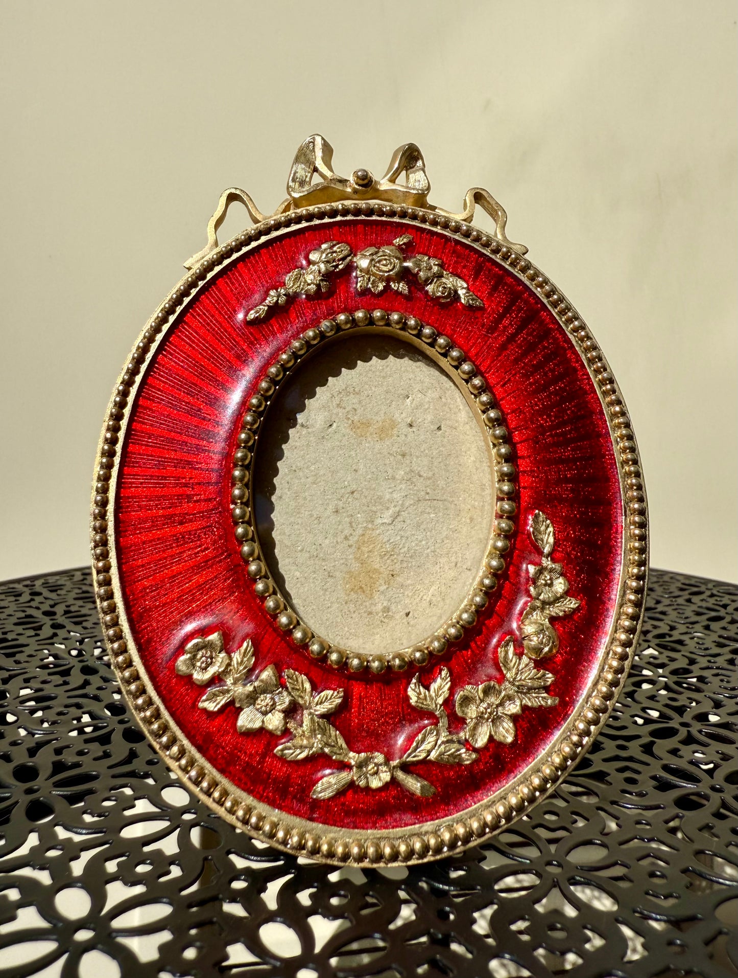 1980s Terragrafics Vintage Mini Ruby Red Oval Enamel Photo/ Picture Frame Bow on Top