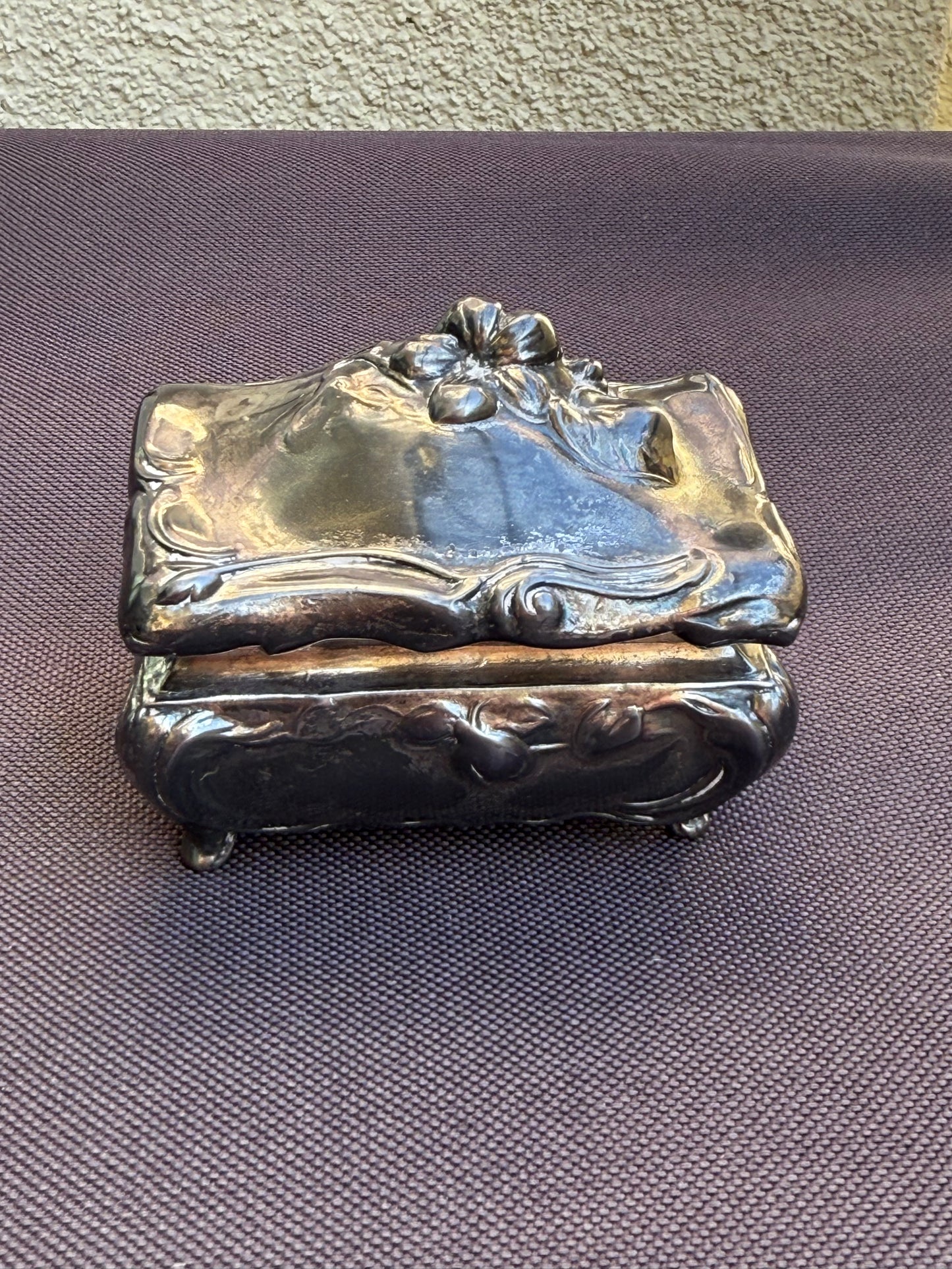 Antique Art Nouveau Metal Floral Casket Jewelry Box, from Early 20th Century, Made by Jennings Brothers (JB 181)