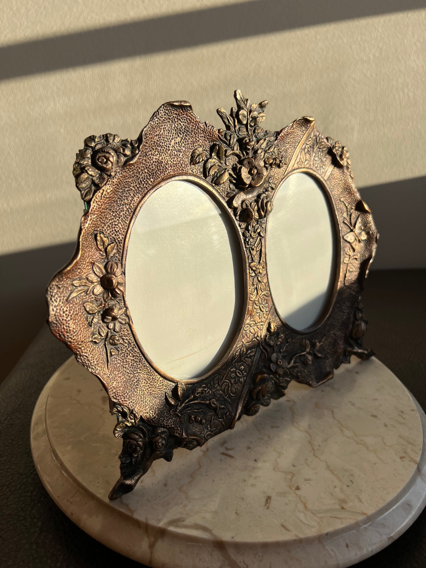 Antique Victorian Style Double Copper Decorative Oval Photo/ Picture Frame with Easel Back