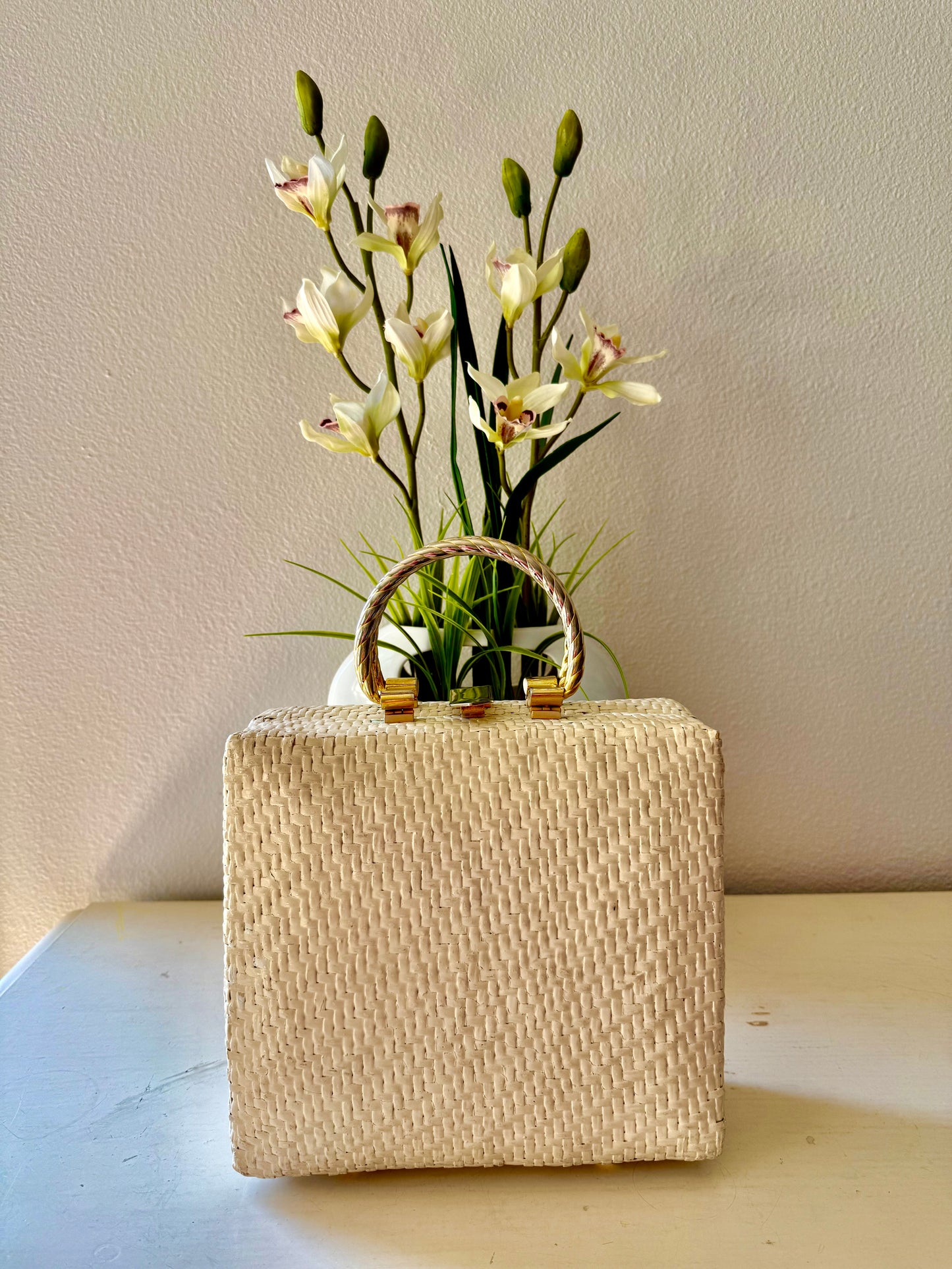 1950s Vintage KORET Elegant White Wicker Luxury Purse/Handbag, Made in Italy, Excellent Condition