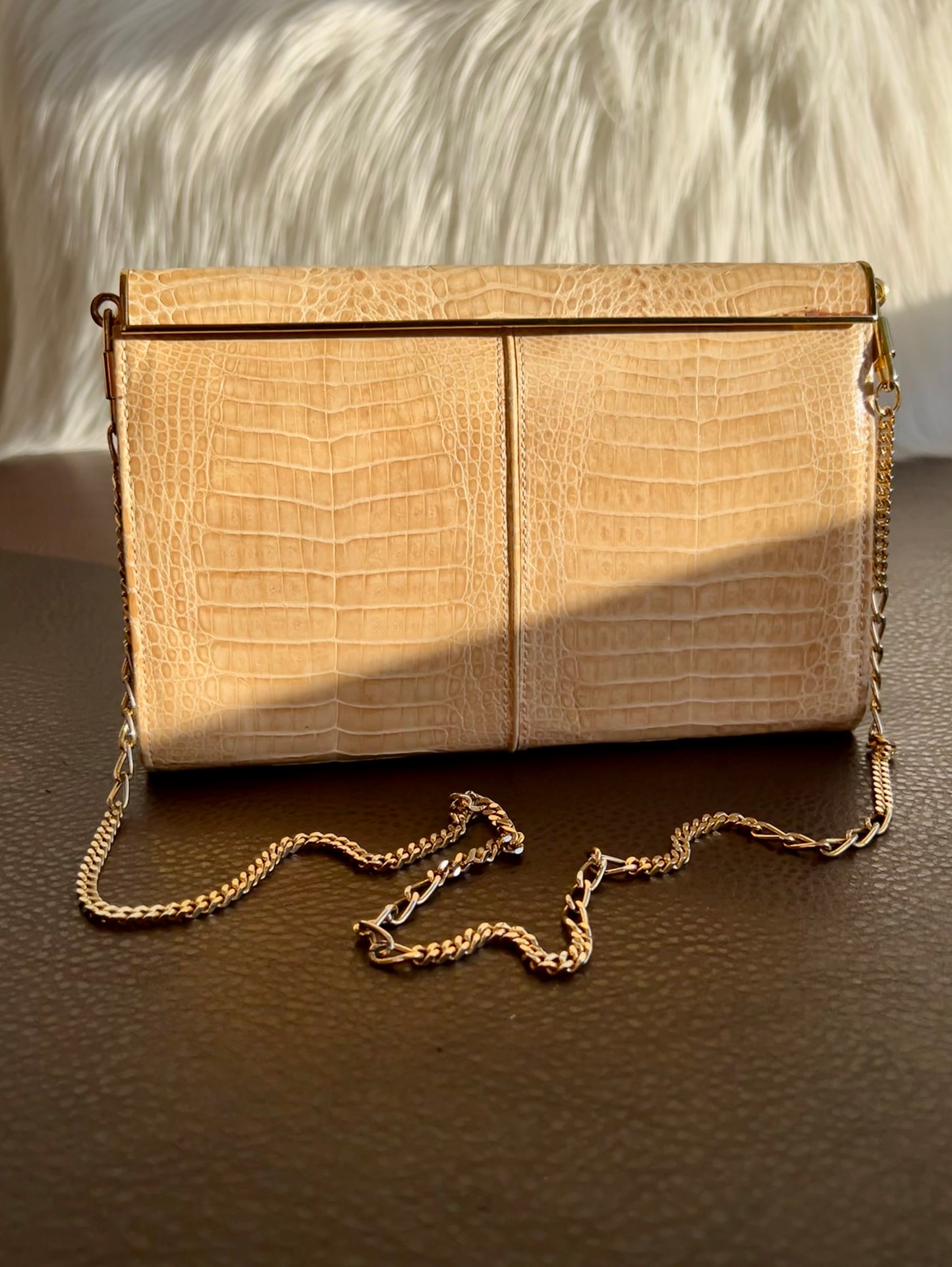 Italian Style IRV Beige/ Caramel Vintage Crocodile Leather Texture Purse /Handbag with Gold-plated Metal Strap