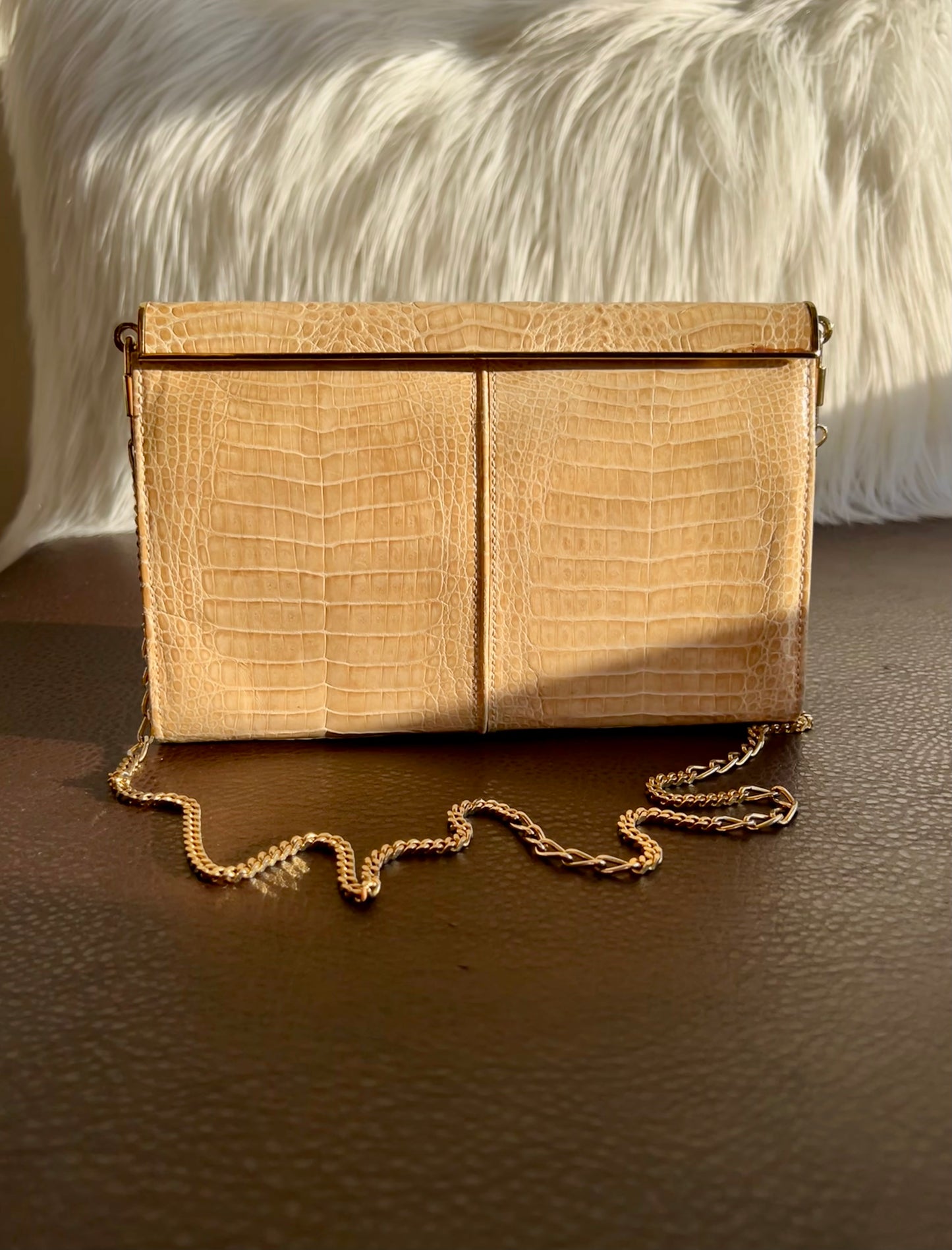 Italian Style IRV Beige/ Caramel Vintage Crocodile Leather Texture Purse /Handbag with Gold-plated Metal Strap