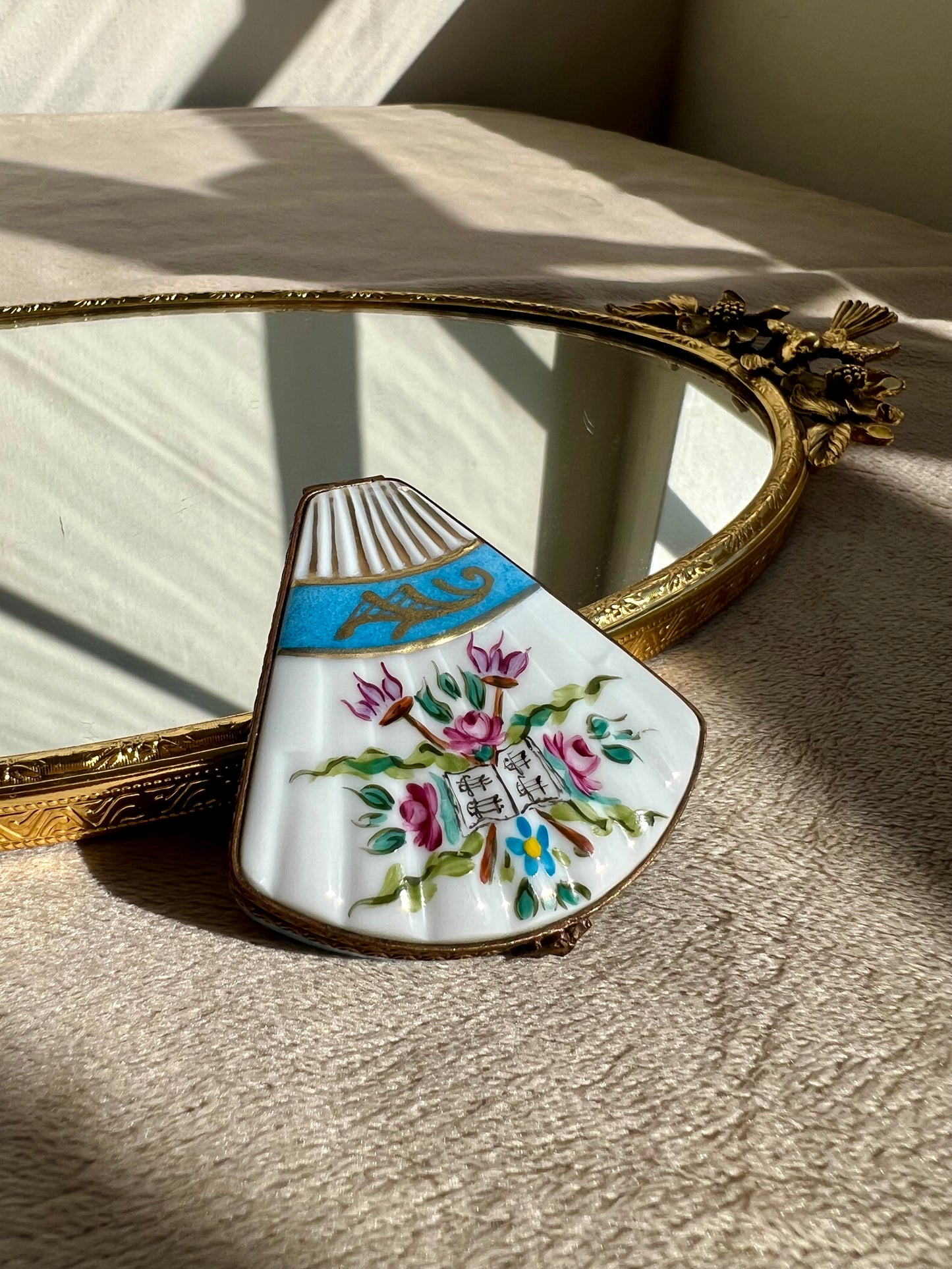 Limoges Shell or Fan Shaped Hand-painted Vintage Porcelain Trinket Box
