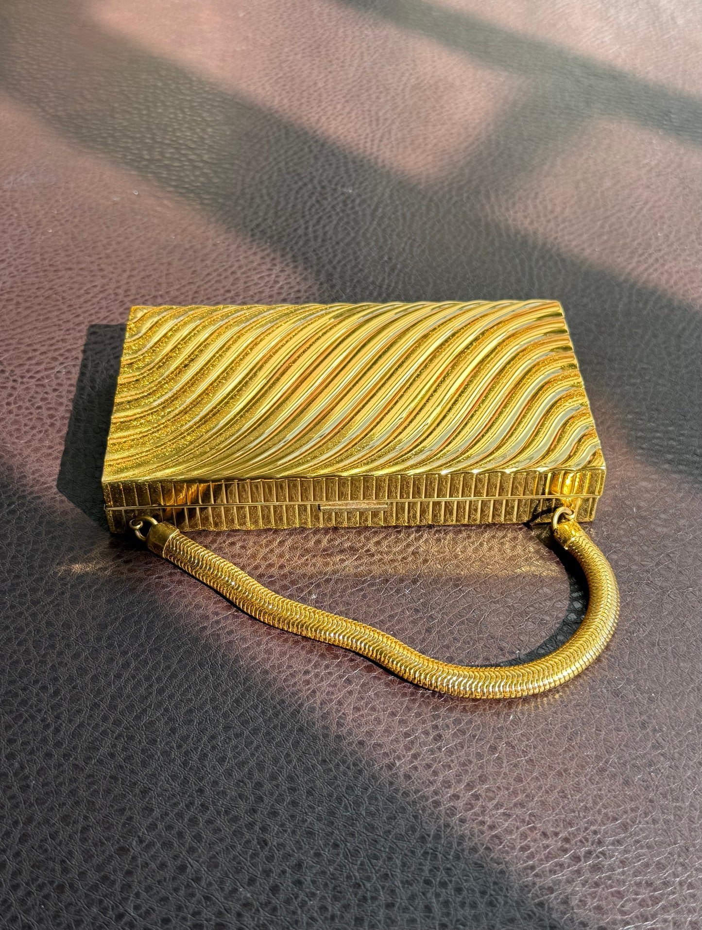 Classic Vintage Evans Gold Tone Cosmetic Cigarette Case Mirror, Makeup Powder Purse/Clutch with Snake Chain Handle