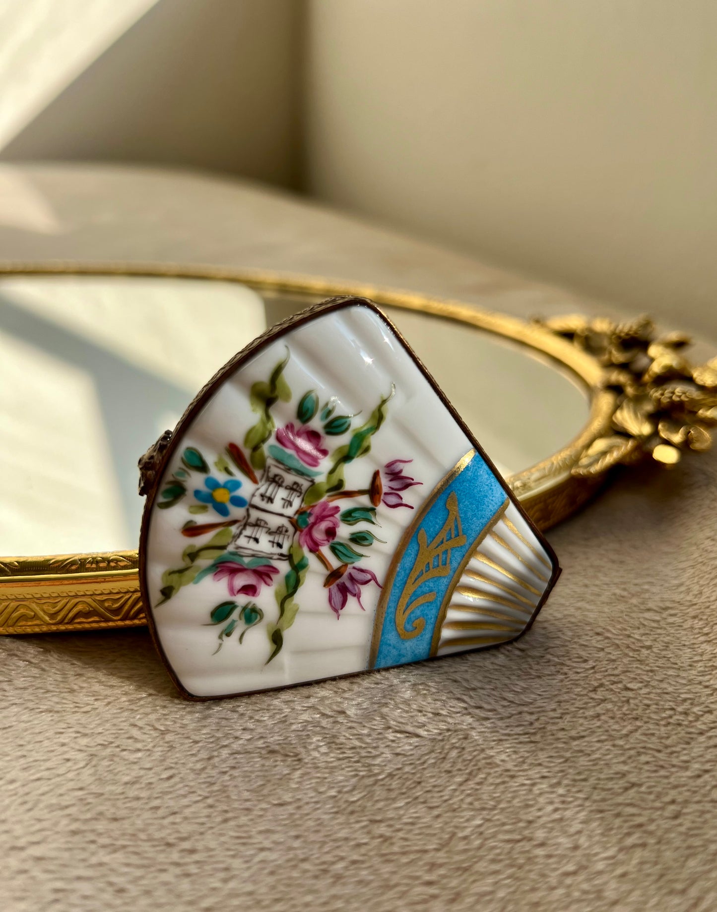 Limoges Shell or Fan Shaped Hand-painted Vintage Porcelain Trinket Box