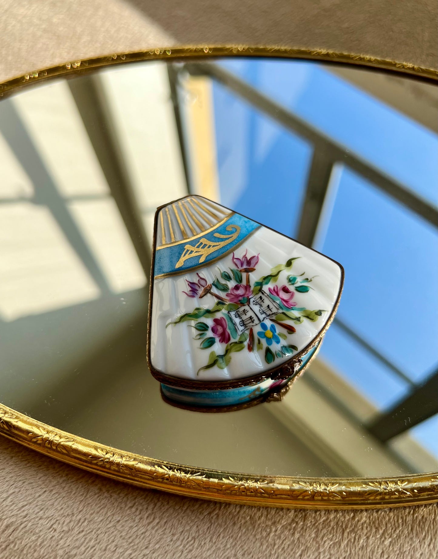 Limoges Shell or Fan Shaped Hand-painted Vintage Porcelain Trinket Box