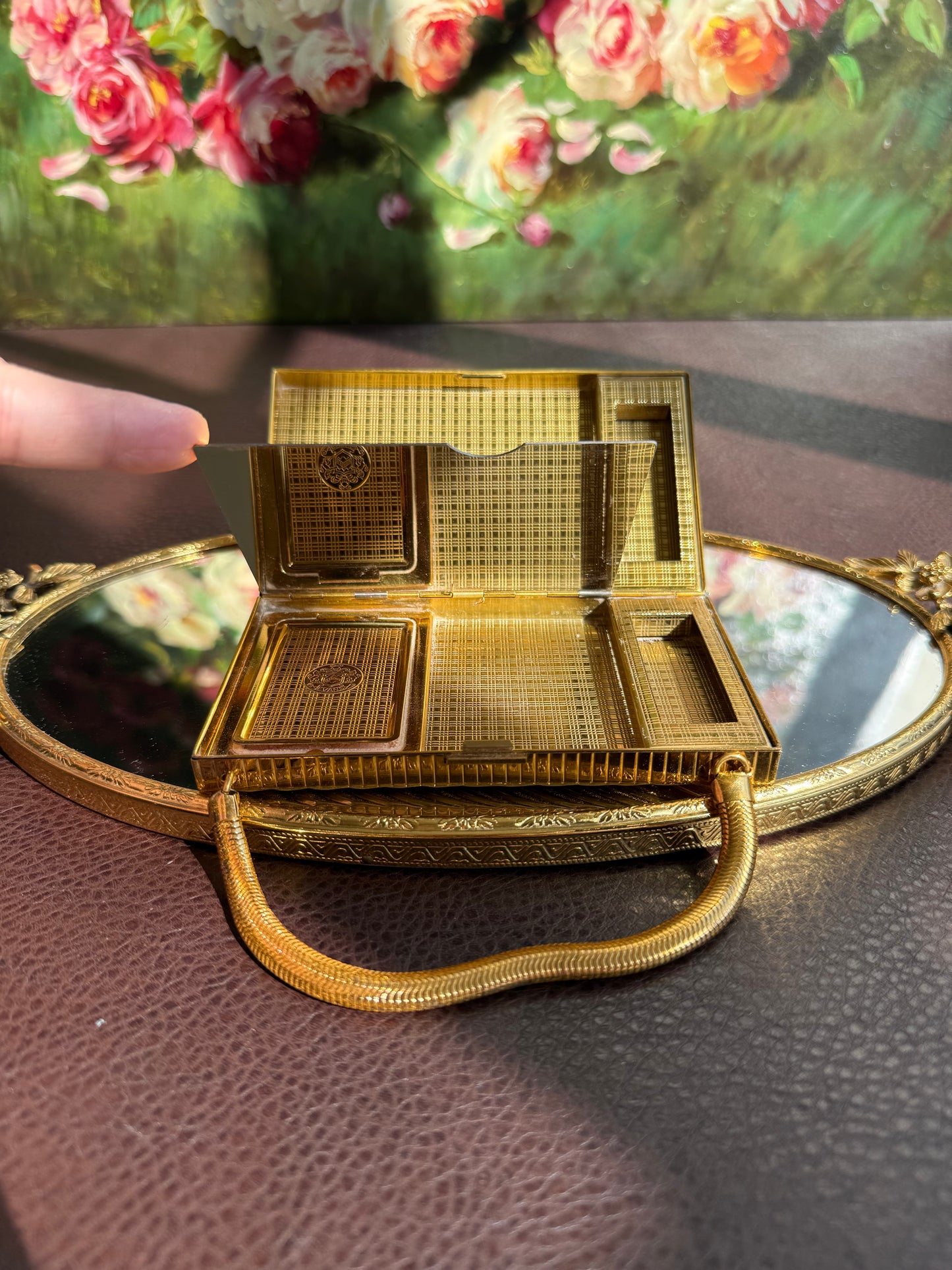 Classic Vintage Evans Gold Tone Cosmetic Cigarette Case Mirror, Makeup Powder Purse/Clutch with Snake Chain Handle