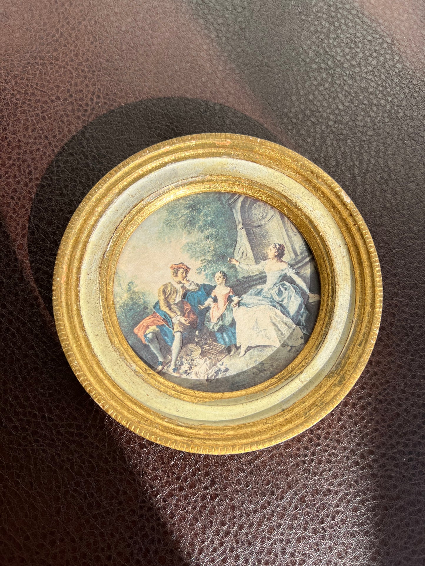 Miniature Italian Round Shaped Vintage Florentine Gilt Wood Framed Romantic Print