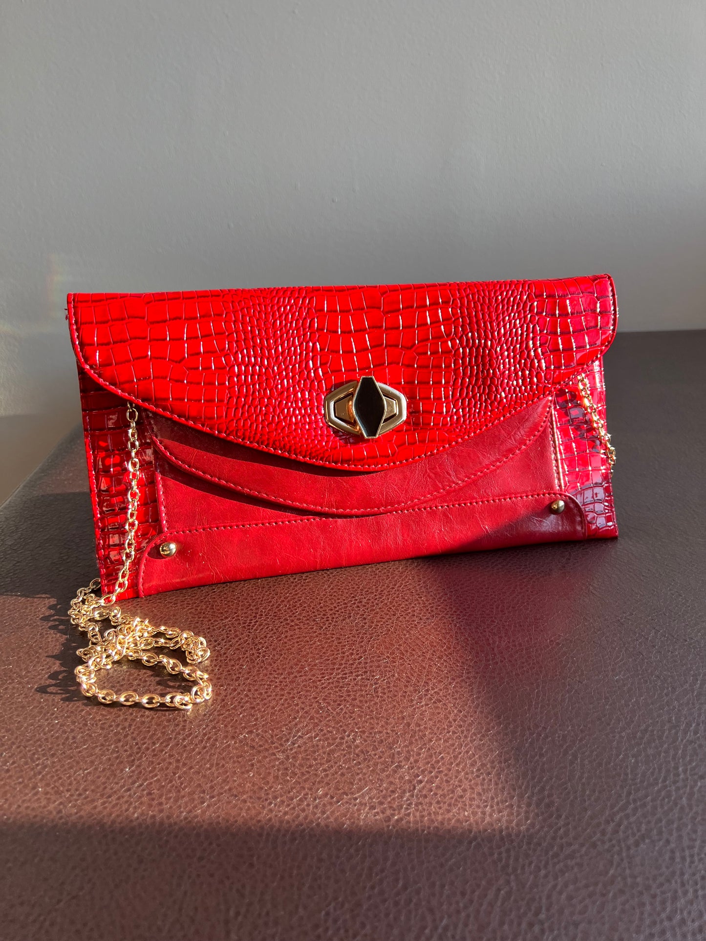 Kelly & Katie Red Vintage Snake Embossed Clutch Purse/ Handbag with Chain Strap