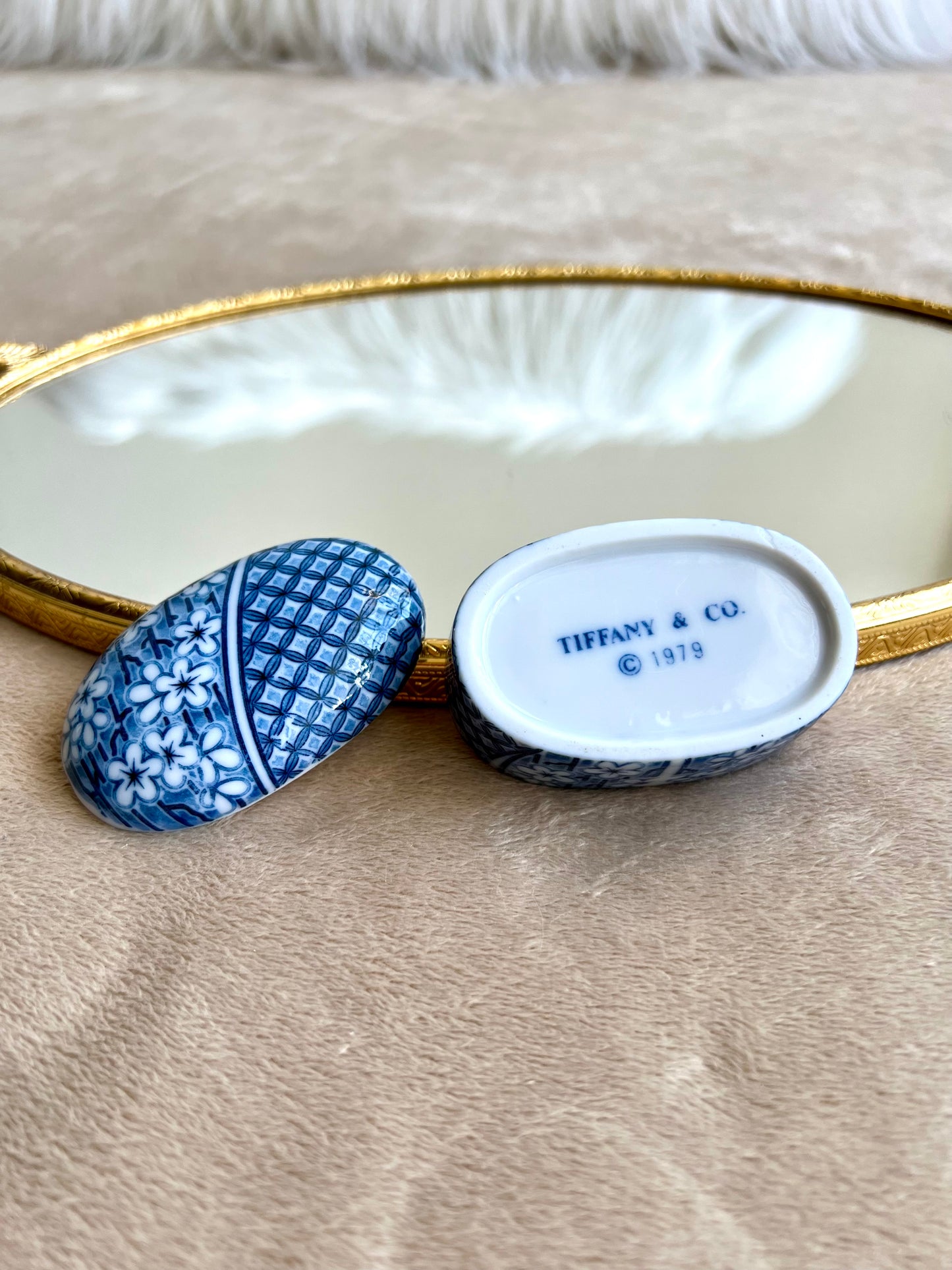 Tiffany & Co. Oval Mini Blue and White Floral Porcelain Vintage Jewelry Box