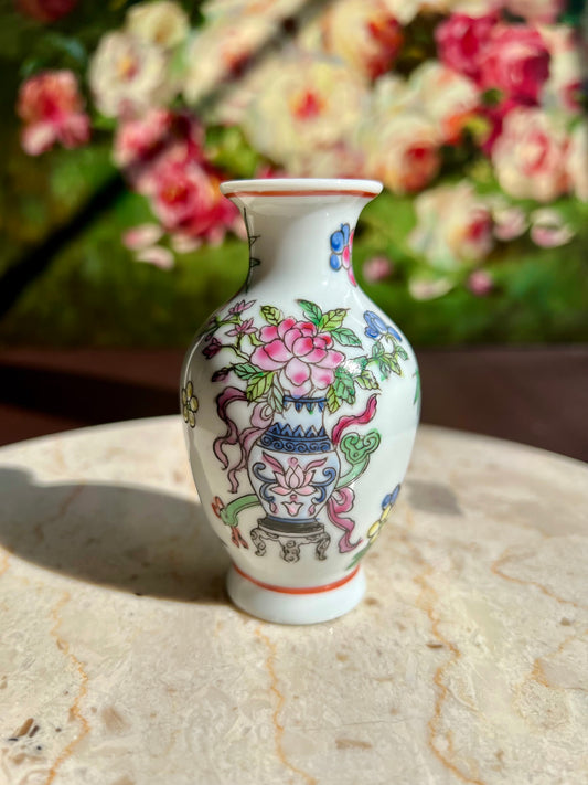 Vintage/ Antique Chinese Small Famille Rose Elegant Porcelain Vase with Floral Decoration