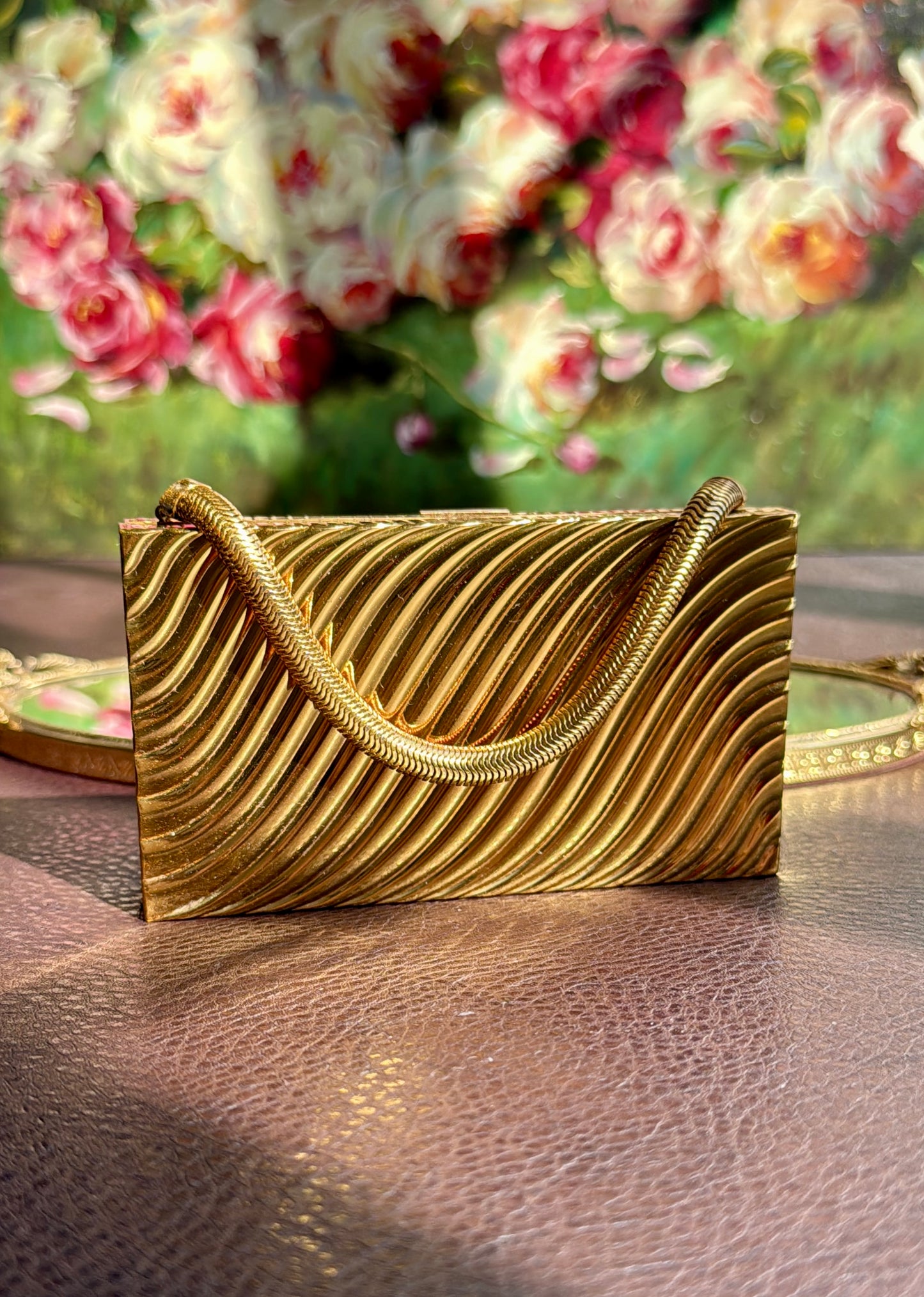 Classic Vintage Evans Gold Tone Cosmetic Cigarette Case Mirror, Makeup Powder Purse/Clutch with Snake Chain Handle