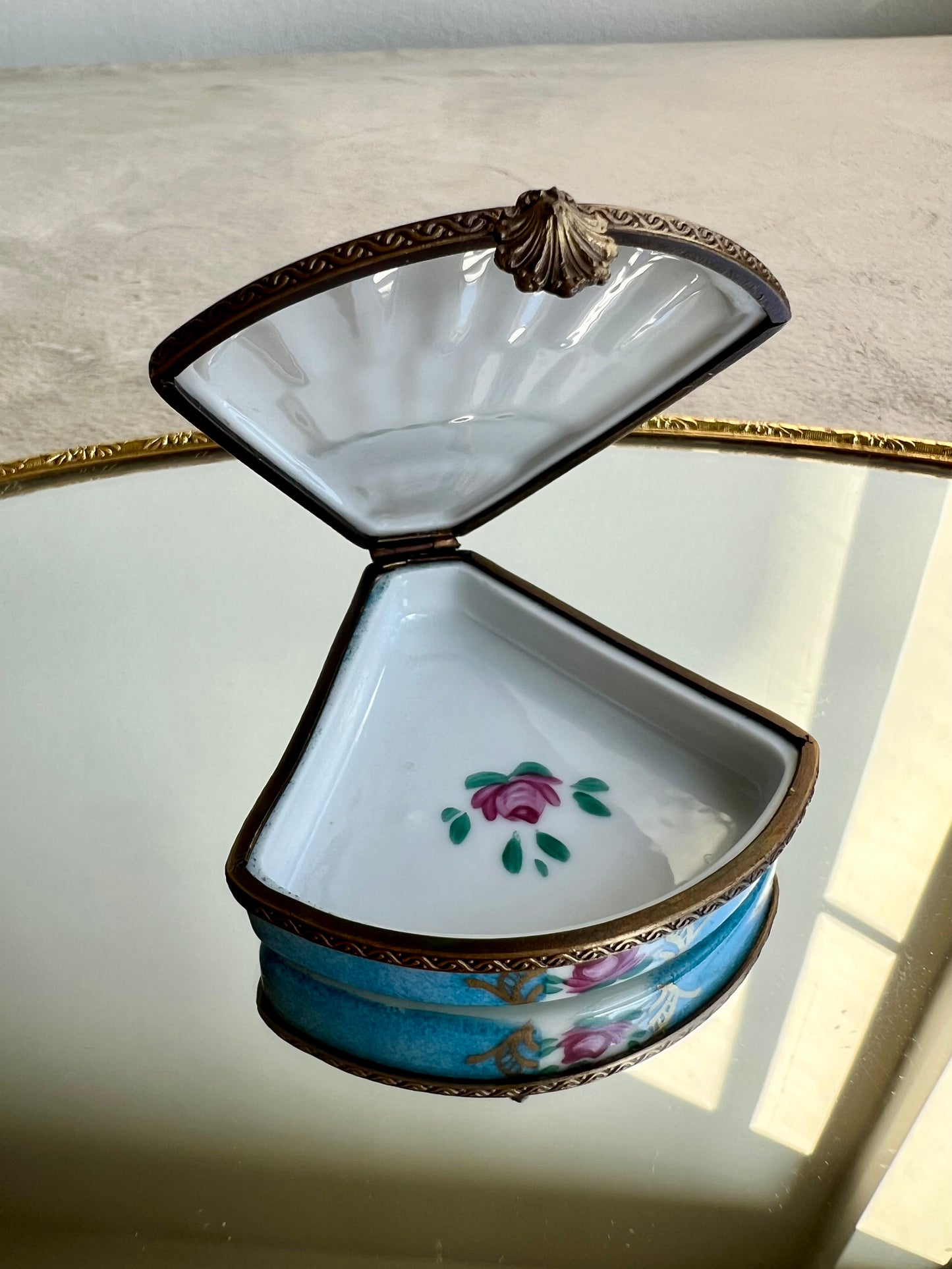 Limoges Shell or Fan Shaped Hand-painted Vintage Porcelain Trinket Box