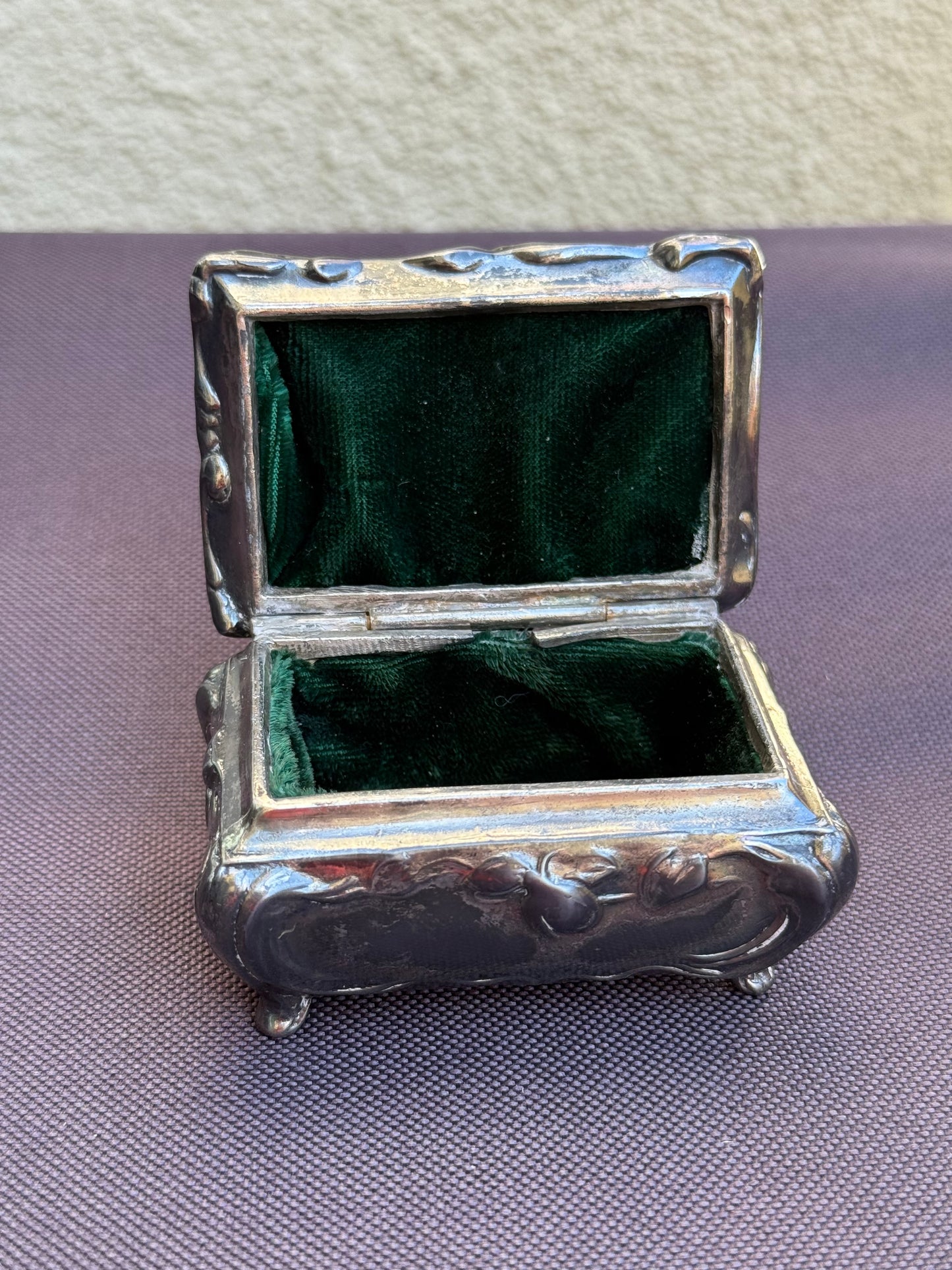 Antique Art Nouveau Metal Floral Casket Jewelry Box, from Early 20th Century, Made by Jennings Brothers (JB 181)
