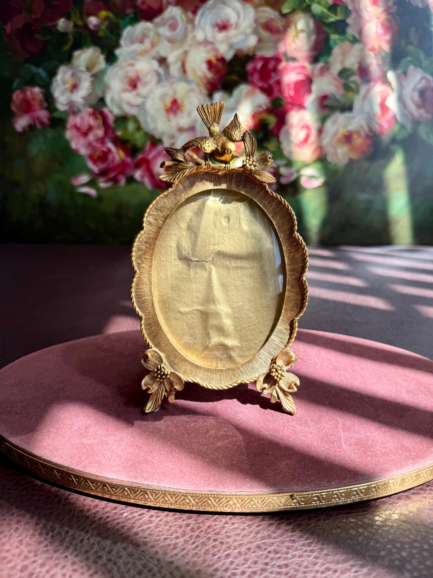 24kt Gold Plated Matson Vintage Bird on Dogwood Flowers Ornate Oval Small Photo Frame from the 1960s, Made in USA