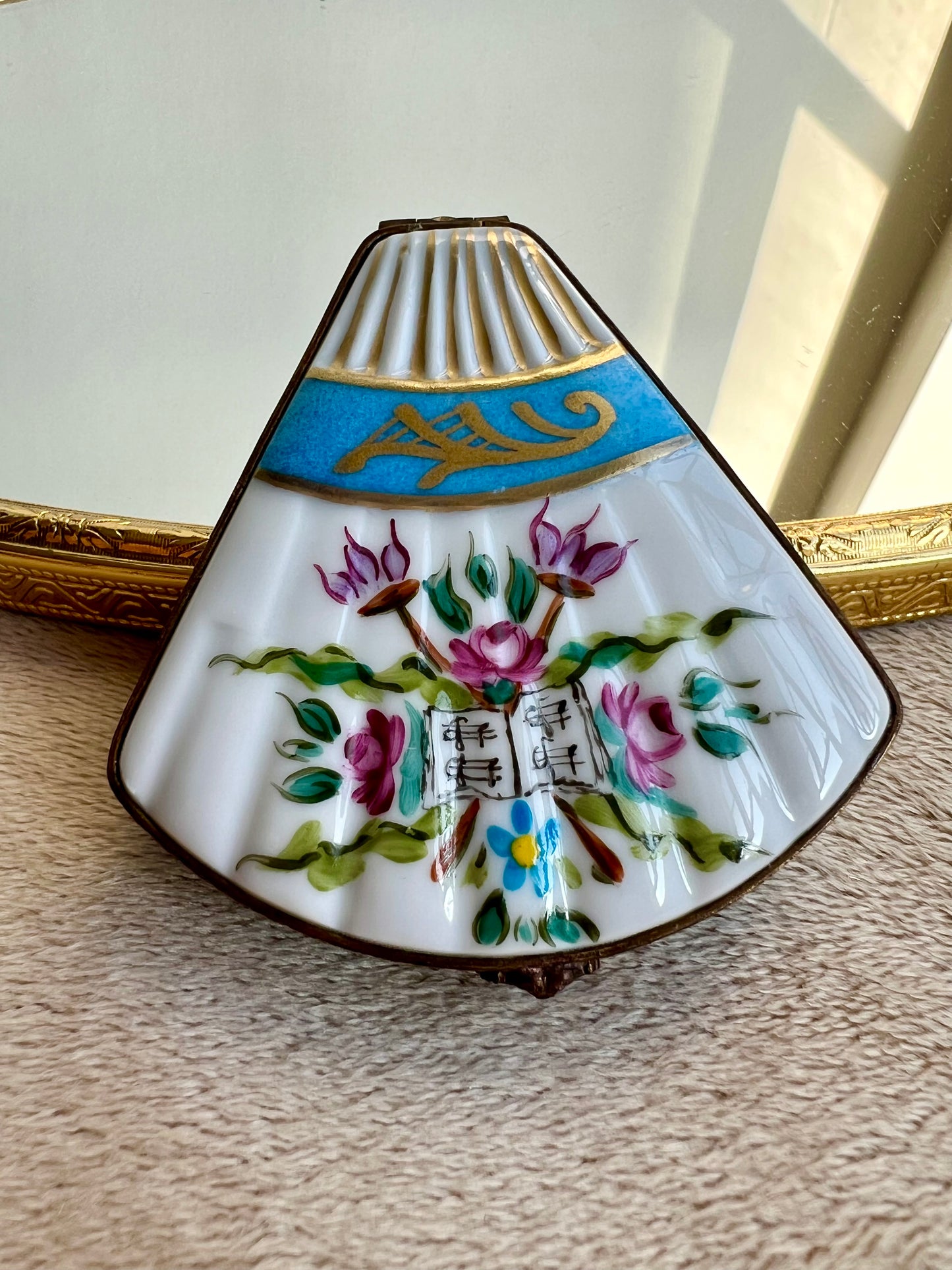 Limoges Shell or Fan Shaped Hand-painted Vintage Porcelain Trinket Box