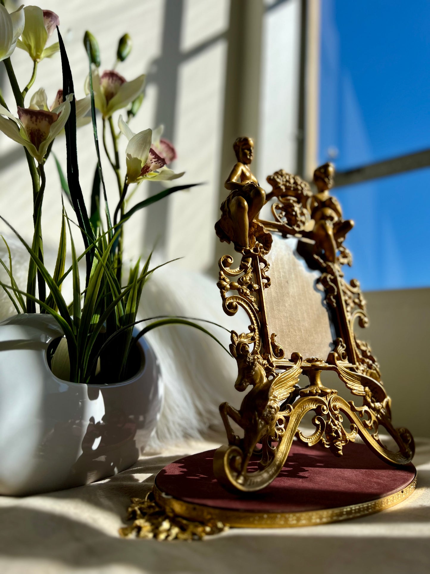 Antique/Vintage Rococo Style Brass Gold with Two Angel Cherubs Picture Frame