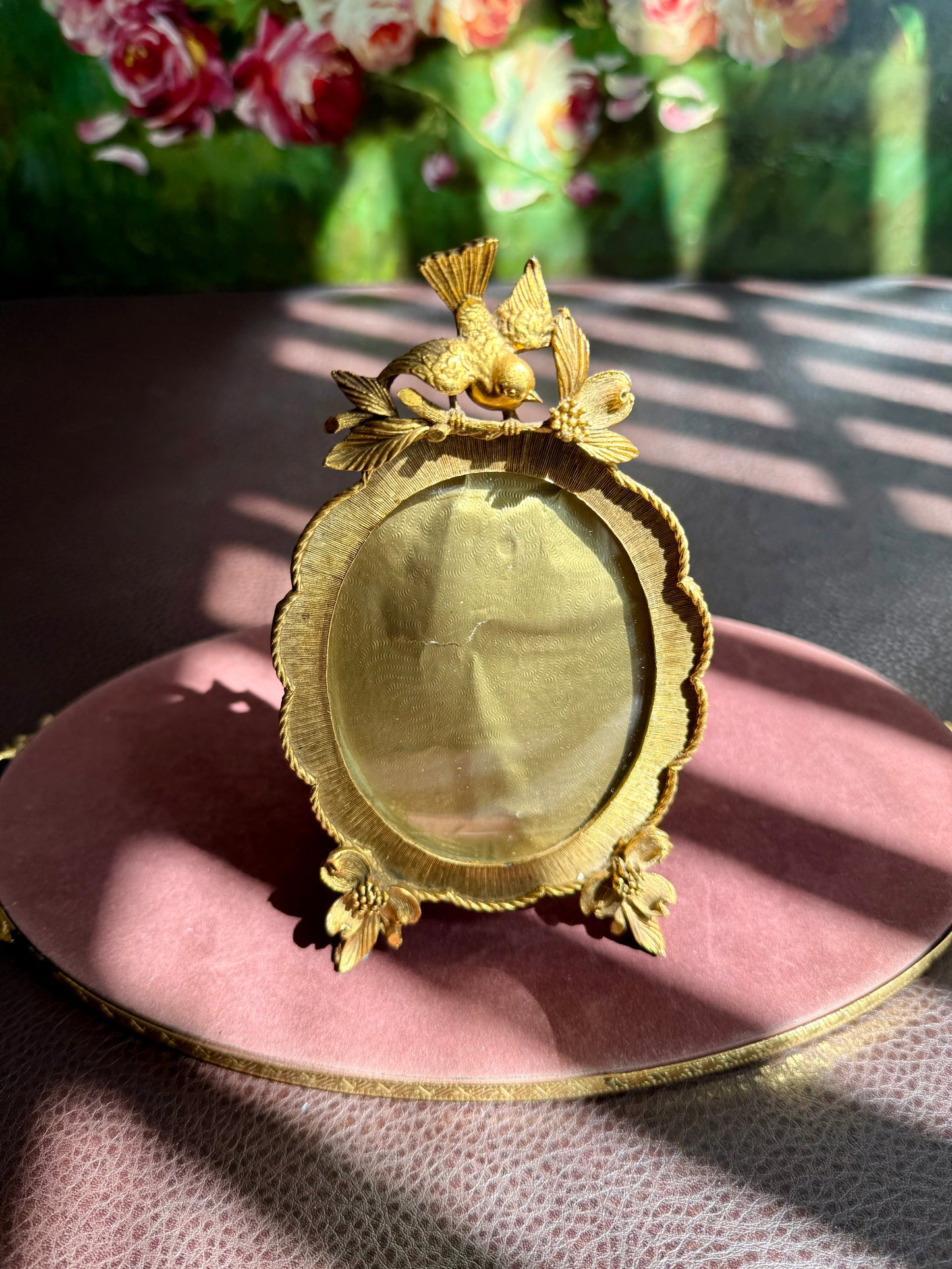 24kt Gold Plated Matson Vintage Bird on Dogwood Flowers Ornate Oval Small Photo Frame from the 1960s, Made in USA