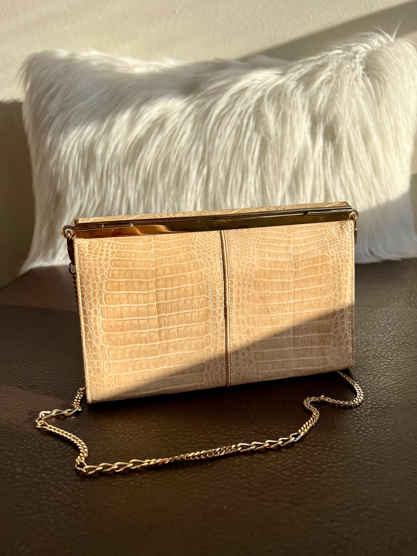 Italian Style IRV Beige/ Caramel Vintage Crocodile Leather Texture Purse /Handbag with Gold-plated Metal Strap