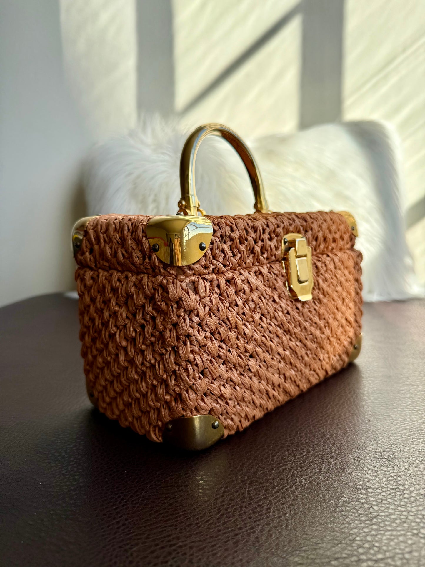 Italian Luxury Vintage Box Purse Mod Woven Raffia Brown Handbag, from the 50s or 60s