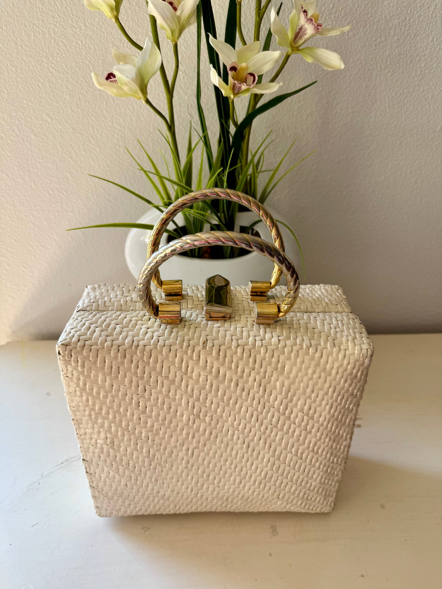 1950s Vintage KORET Elegant White Wicker Luxury Purse/Handbag, Made in Italy, Excellent Condition