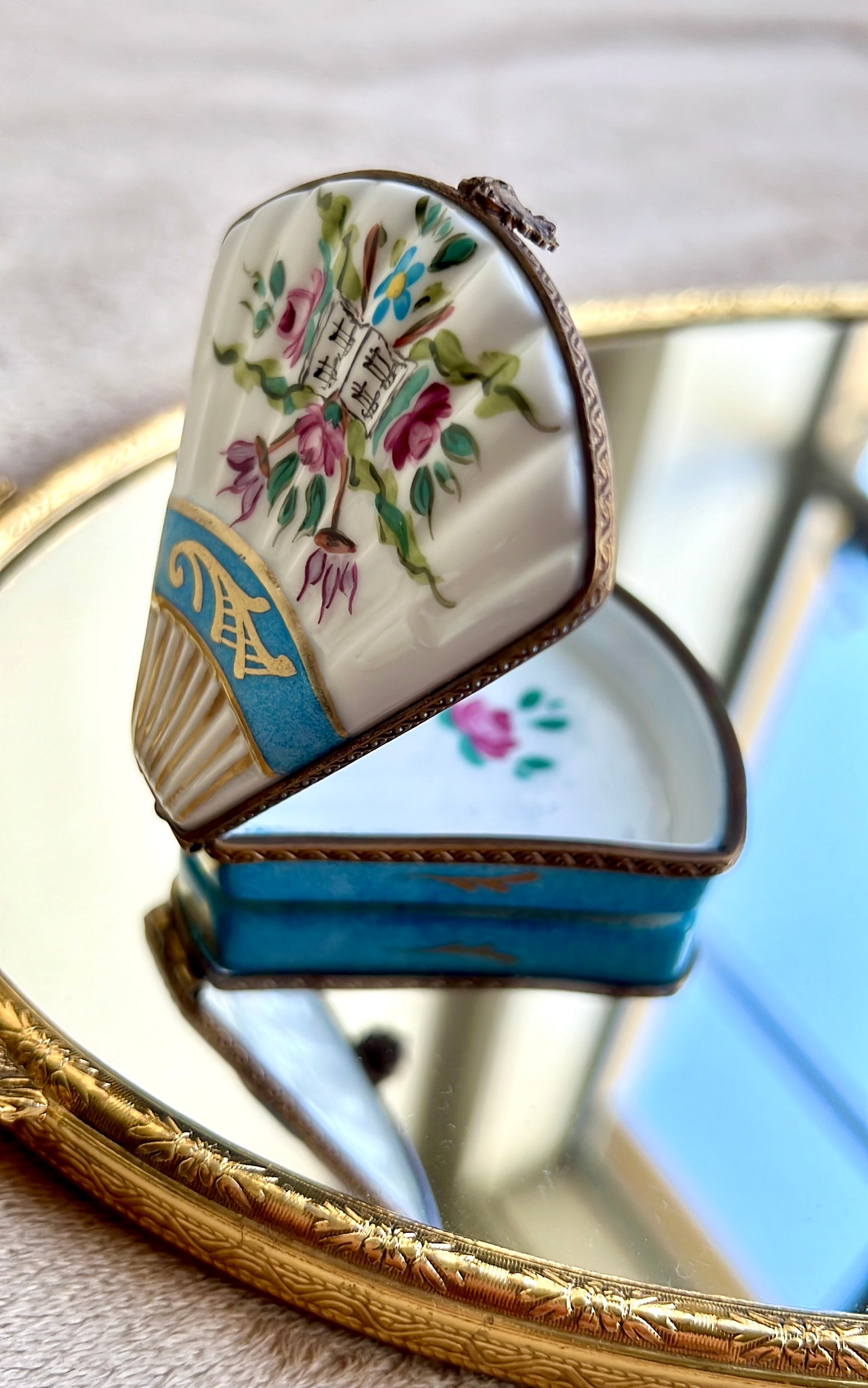 Limoges Shell or Fan Shaped Hand-painted Porcelain Trinket Box