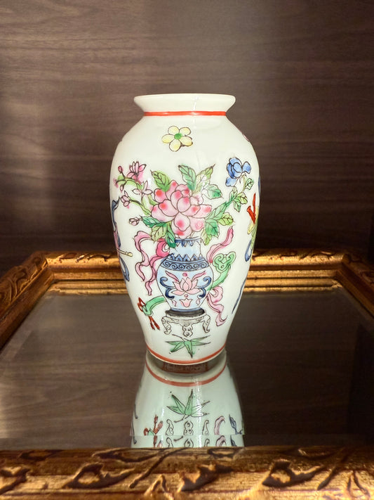 Vintage Miniature Chinese Porcelain Famille Rose Elegant Hand-painted Vase with Floral Decoration