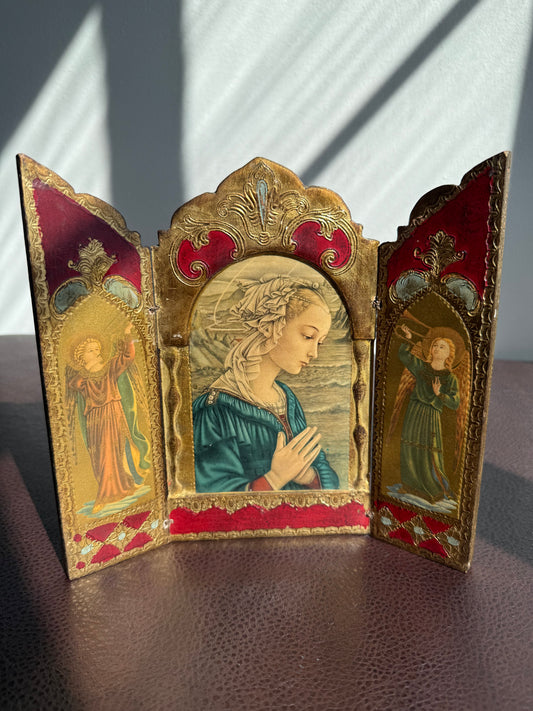Florentine Religious Vintage Triptych with a Printed Image of a Praying Madonna, Gilt and Wood, Made in Italy