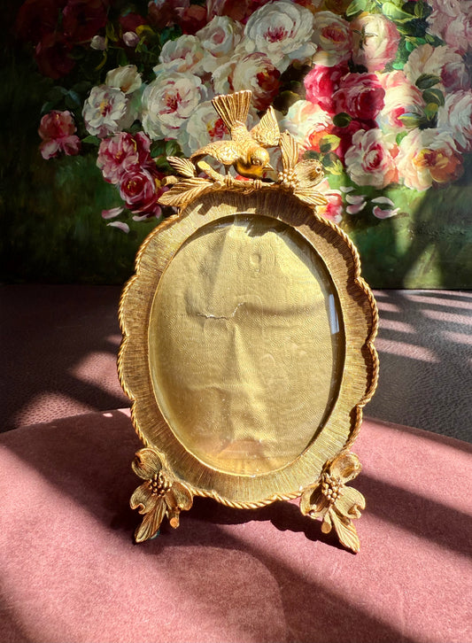 24kt Gold Plated Matson Vintage Bird on Dogwood Flowers Ornate Oval Small Photo Frame from the 1960s, Made in USA