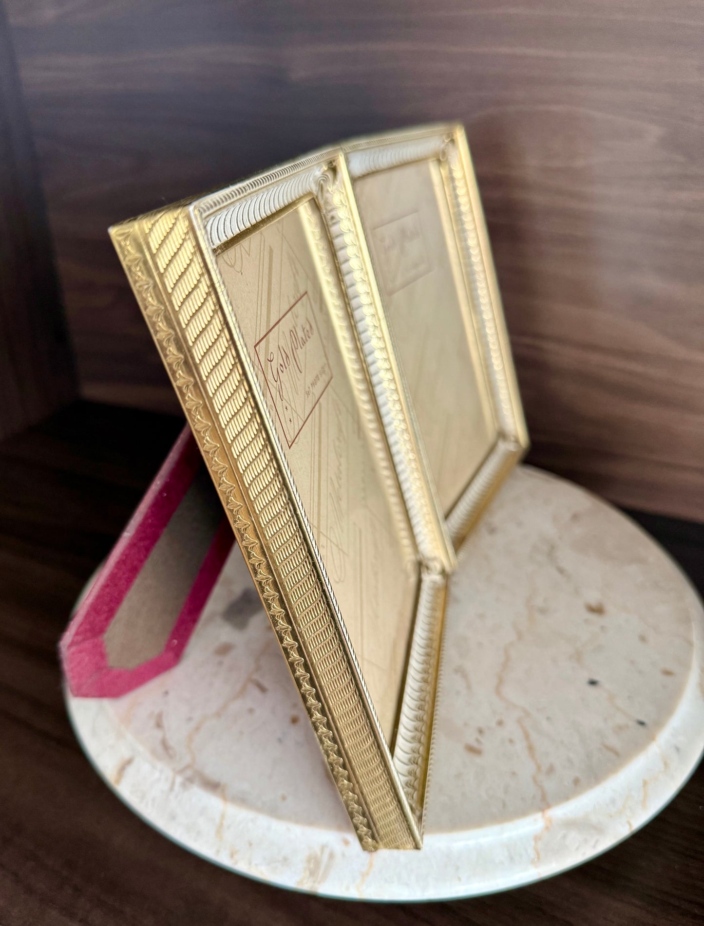 A Pair of Metalcraft Ornate Beautiful Gold-plated Picture/ Photo Frames (2 pcs)