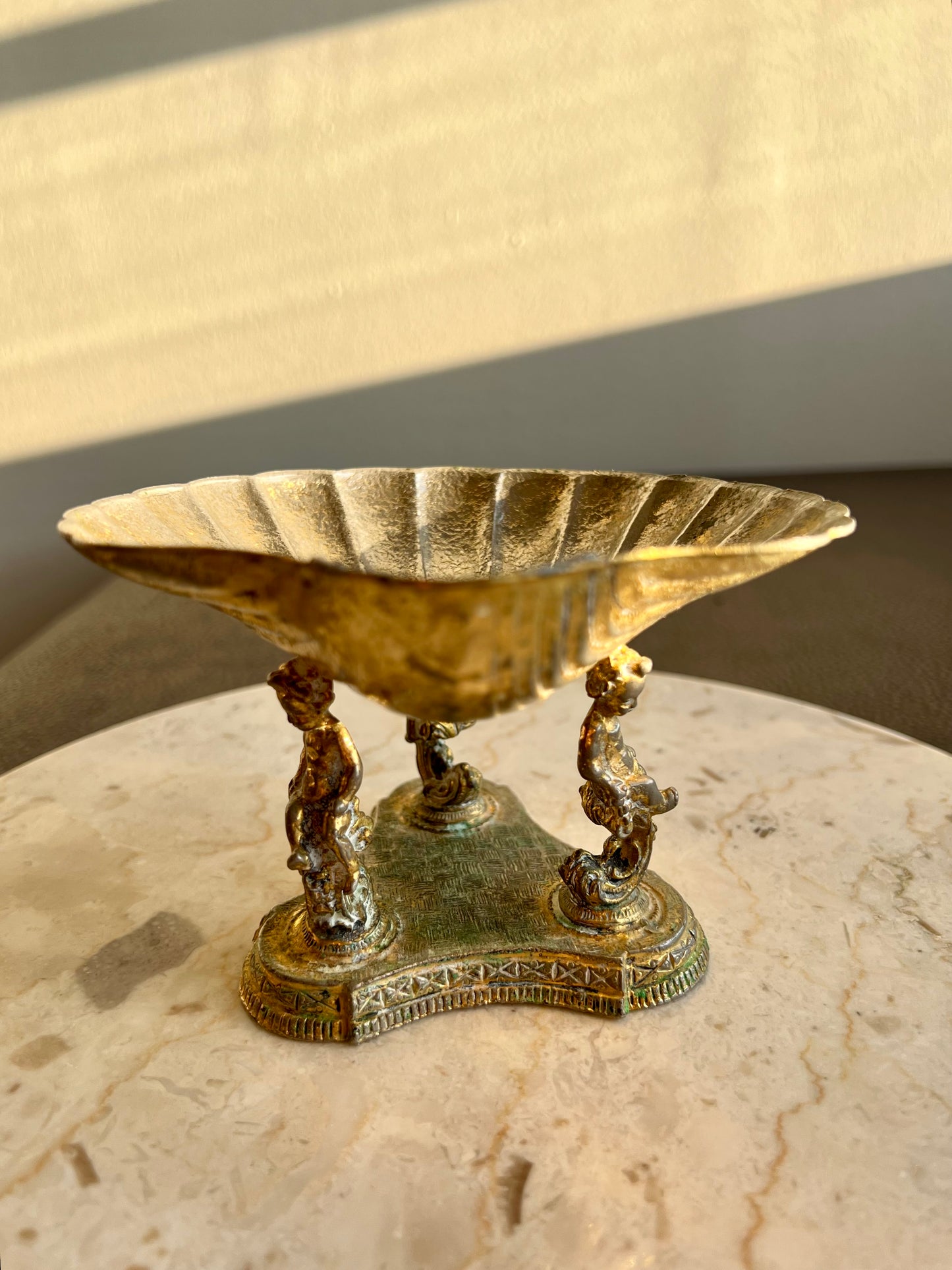 StyleBuilt Vintage Brass Elegant Scallop Shell Soap Dish/ Jewelry Holder, with Gilded Cherubs