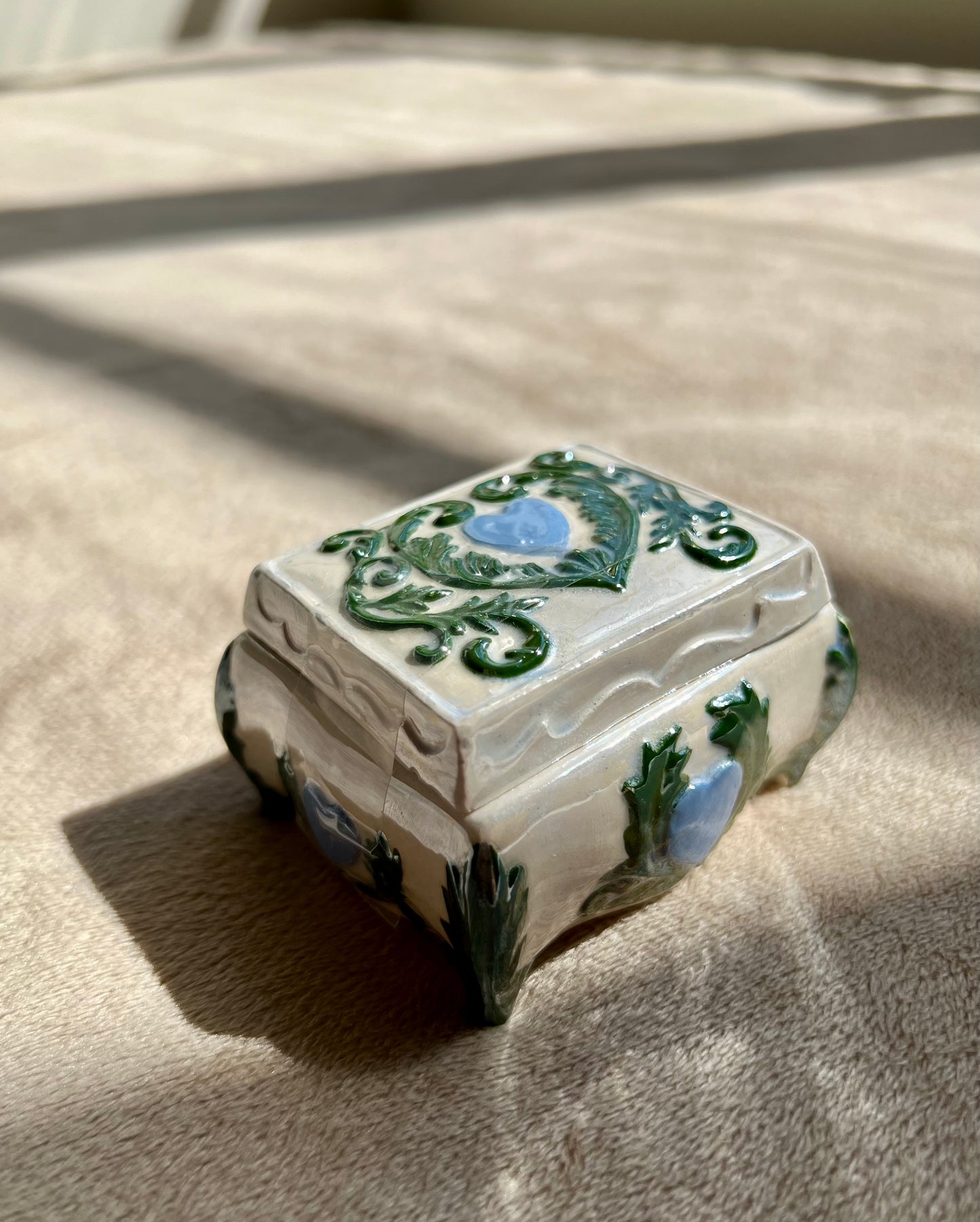 Green floral blue heart ceramics jewelry box