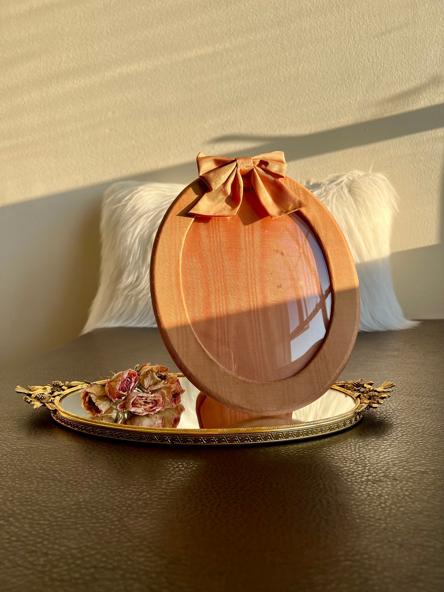 Elegant Pink Silk Style Material - coated Vintage Photo/ Picture Frame with Bow