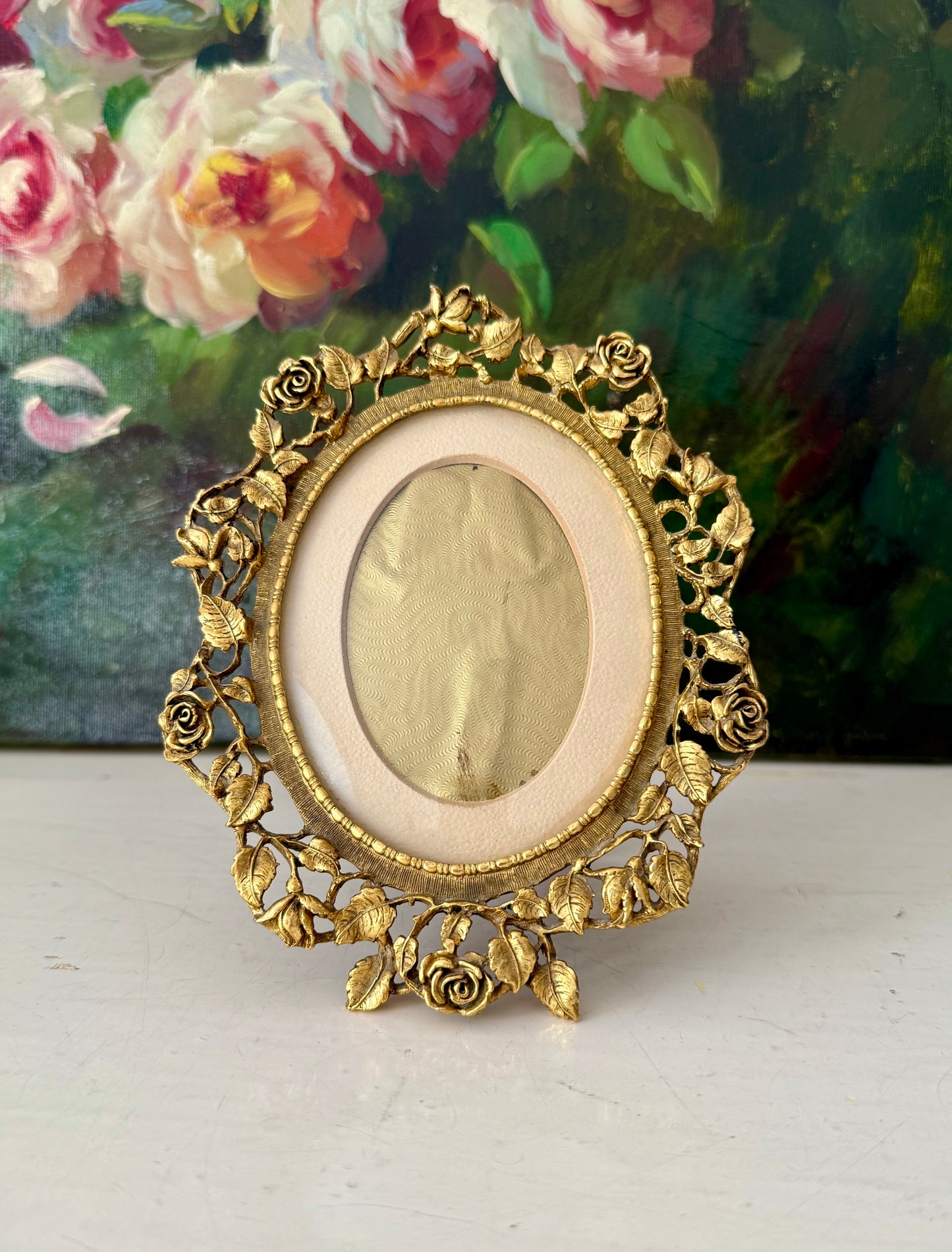 24-karat Gold-plated Matson Hollywood Regency Style Vintage Ornate Brass Oval Picture Frame with Rose Details