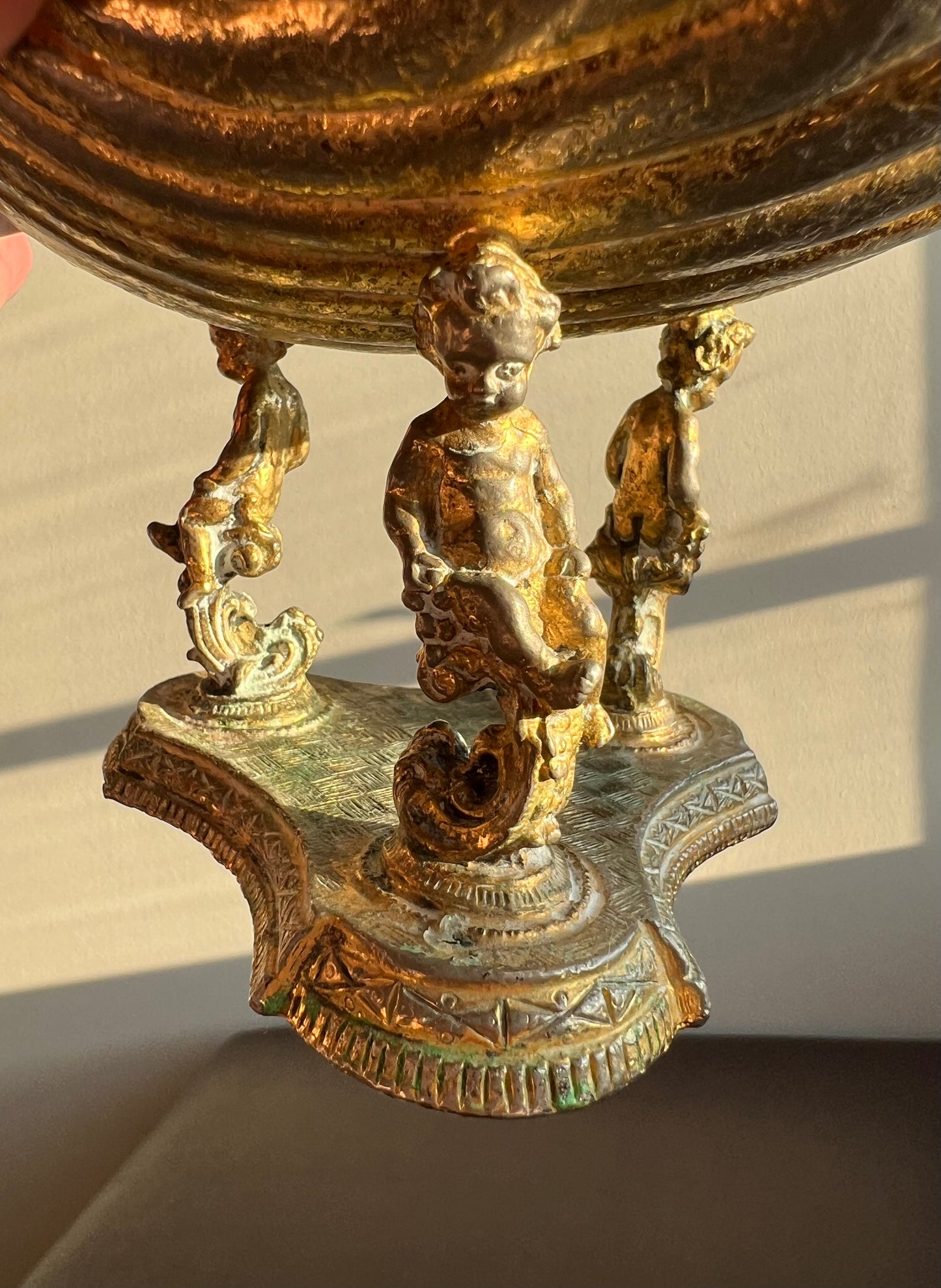 StyleBuilt Vintage Brass Elegant Scallop Shell Soap Dish/ Jewelry Holder, with Gilded Cherubs