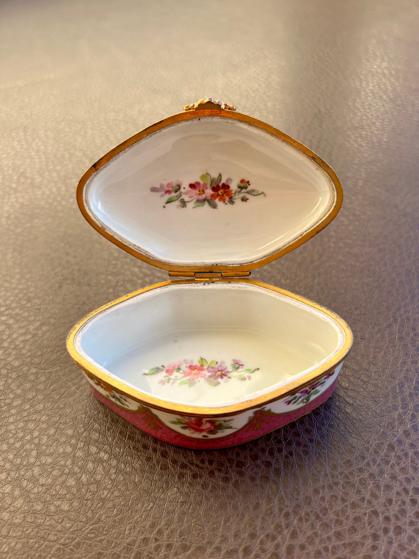 Antique Floral Hand-painted Trinket Box, Jewelry Limoges French Style Porcelain