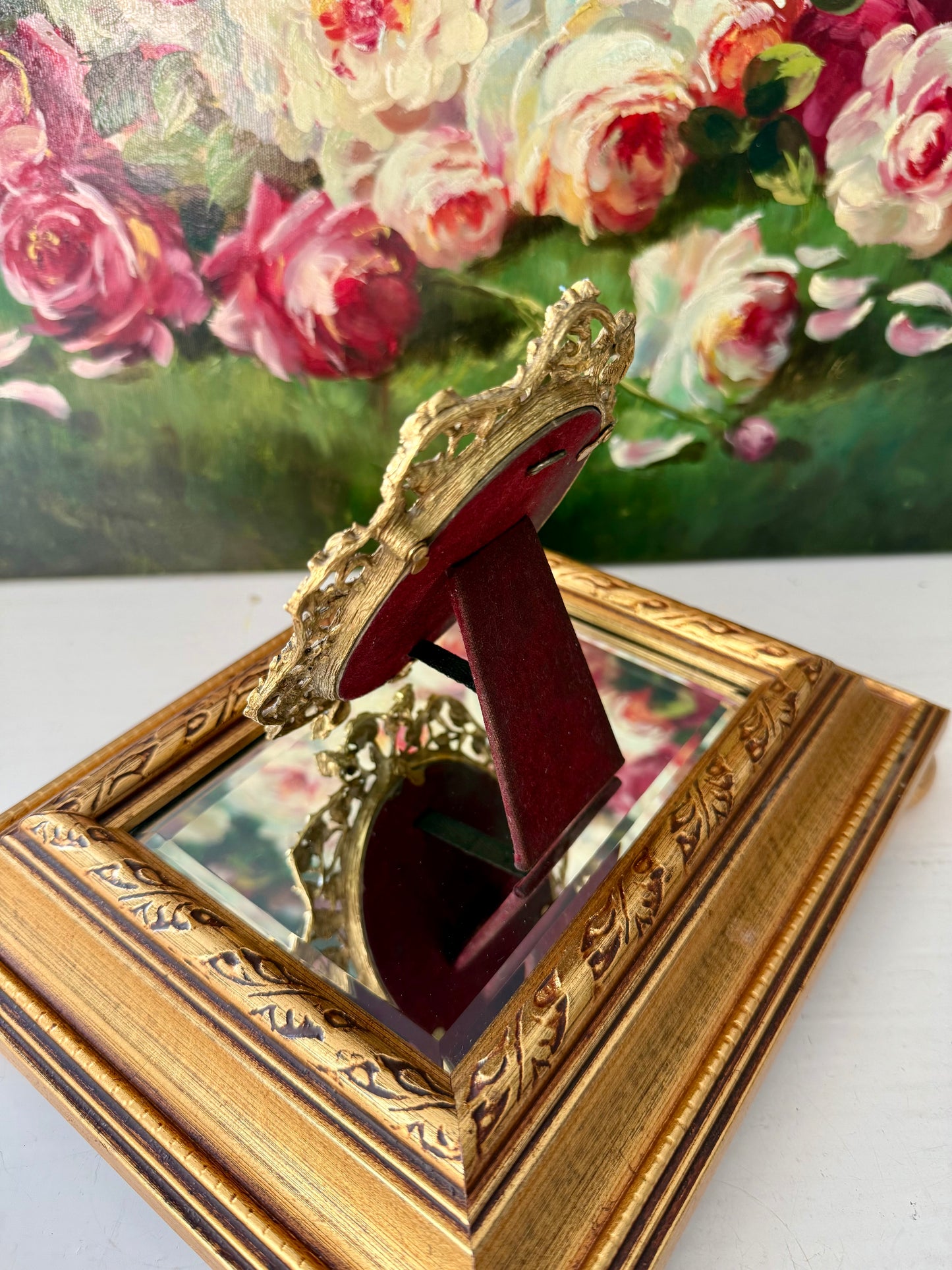 24-karat Gold-plated Matson Hollywood Regency Style Vintage Ornate Brass Oval Picture Frame with Rose Details