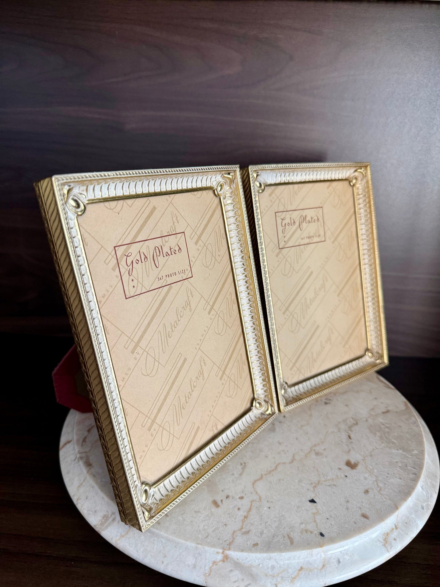 A Pair of Metalcraft Ornate Beautiful Gold-plated Picture/ Photo Frames (2 pcs)