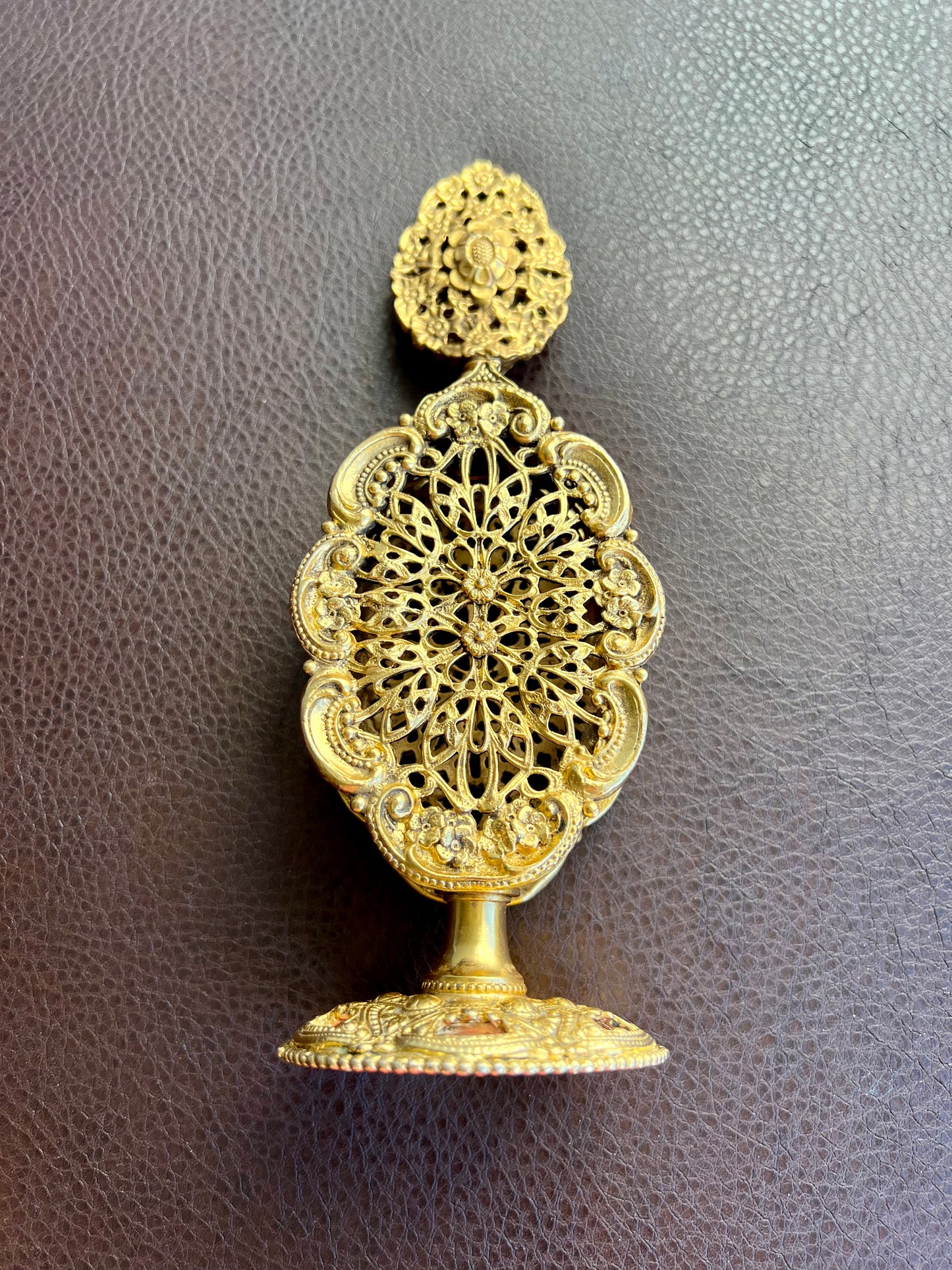 Stylebuilt Vintage Ornate Flower Decor Brass Perfume Bottle